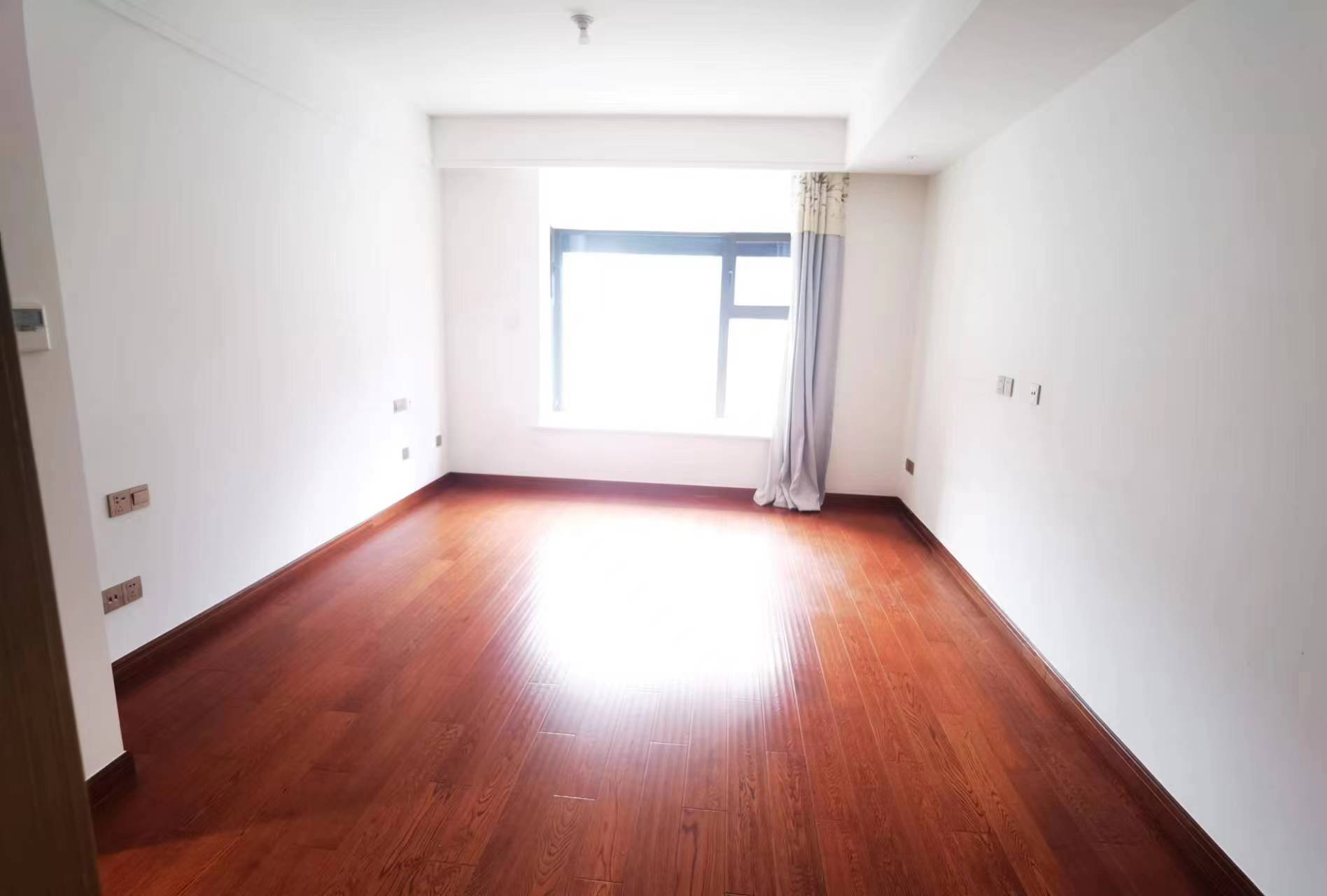林肯公园 4室2厅2卫 145m²