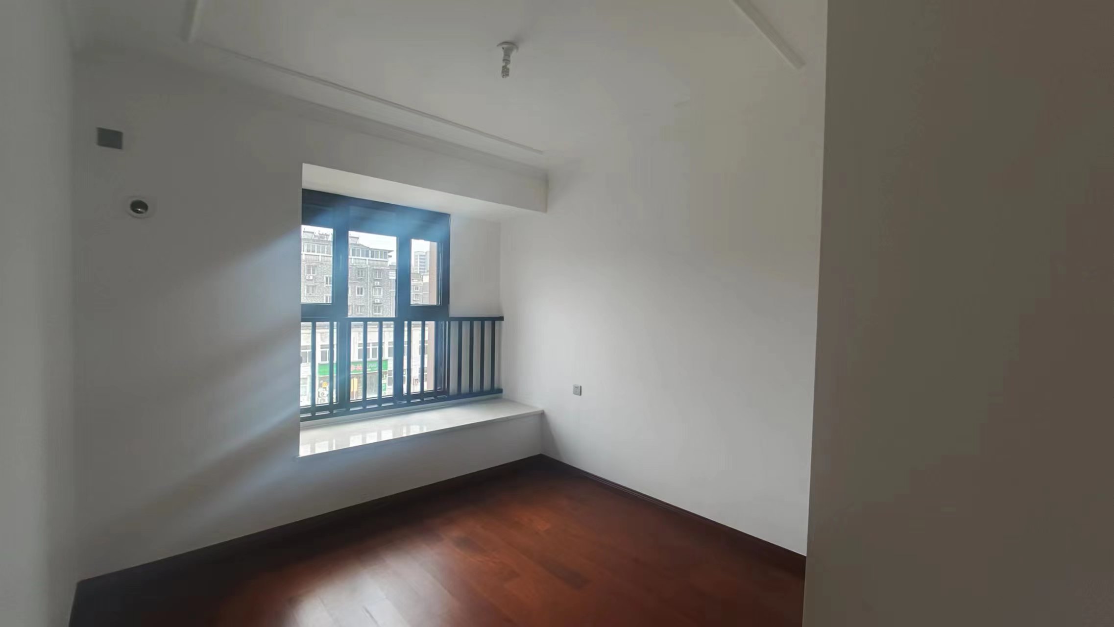 富力院士廷 4室2厅2卫 140m&sup2;