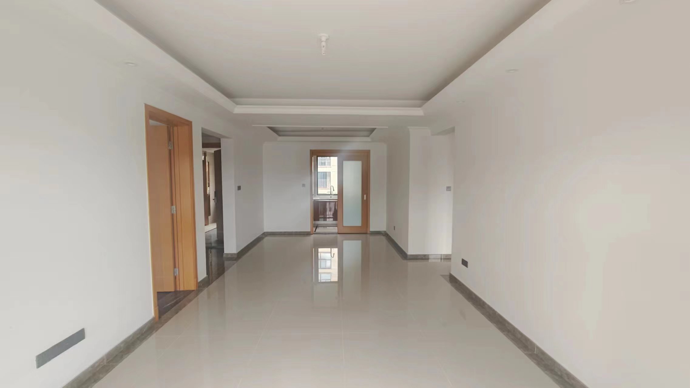 富力院士廷 4室2厅2卫 140m&sup2;