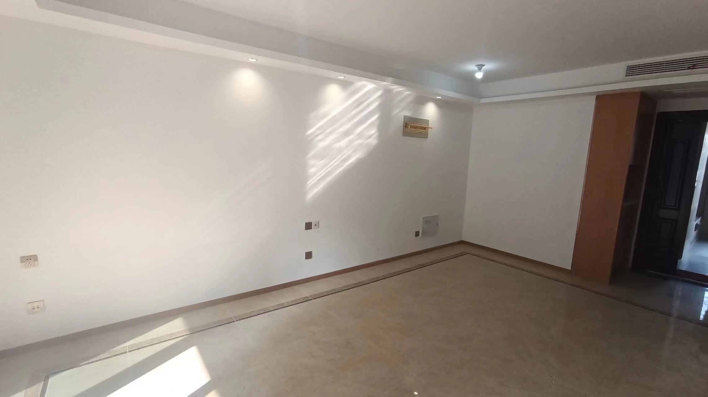 林肯公园 3室2厅1卫 92m&sup2;