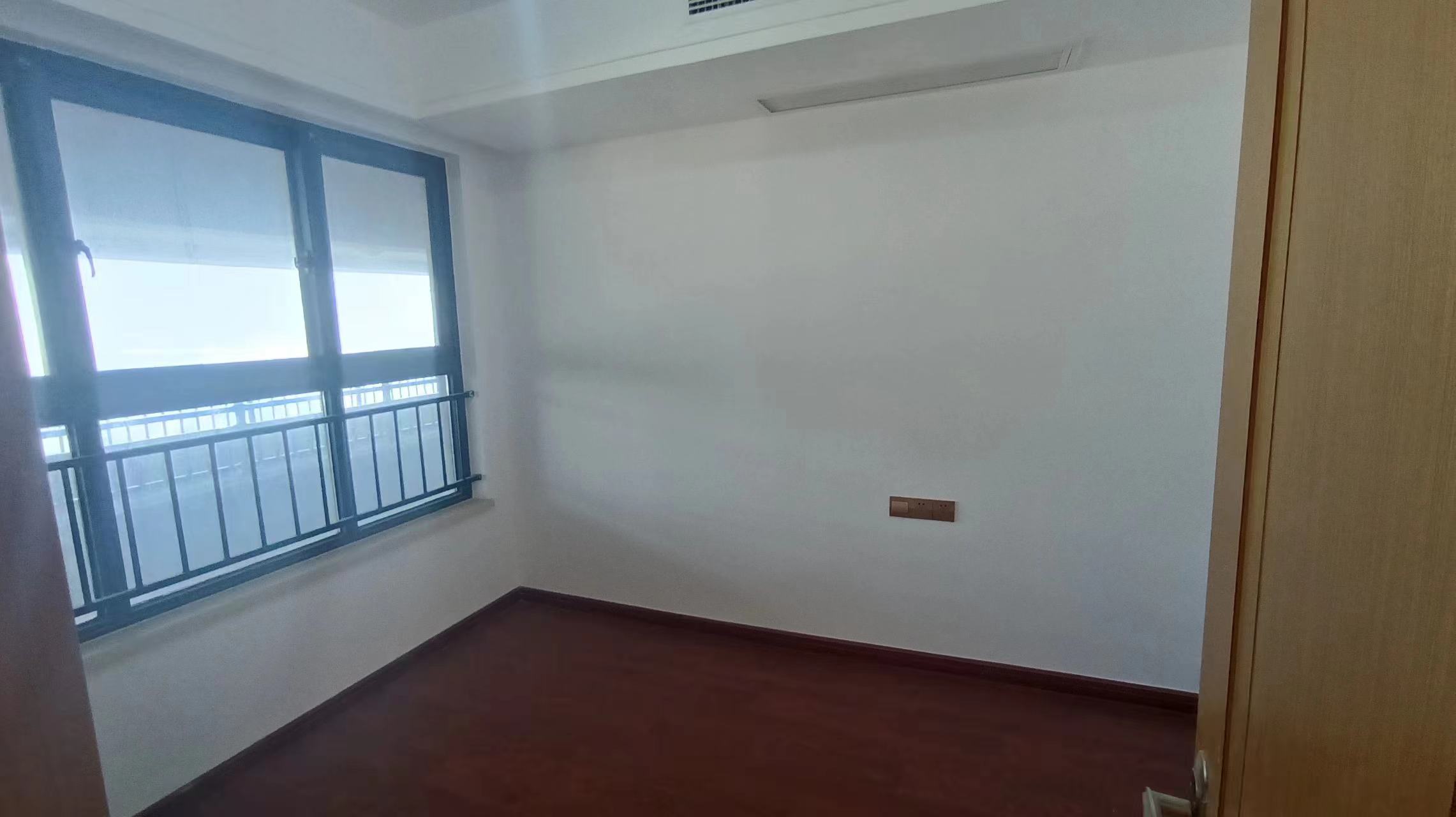 林肯公园 3室2厅1卫 92m&sup2;