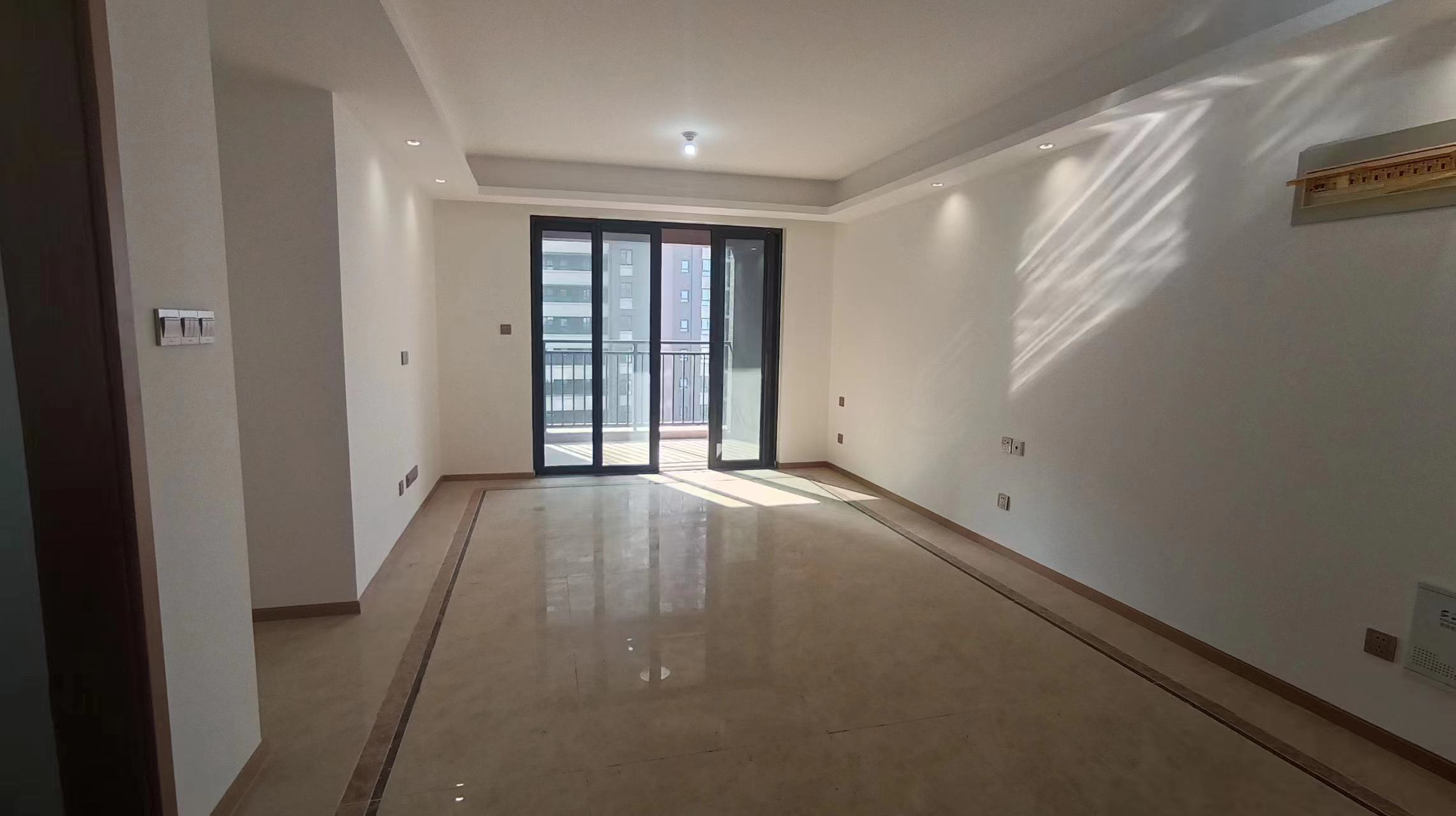 林肯公园 3室2厅1卫 92m&sup2;