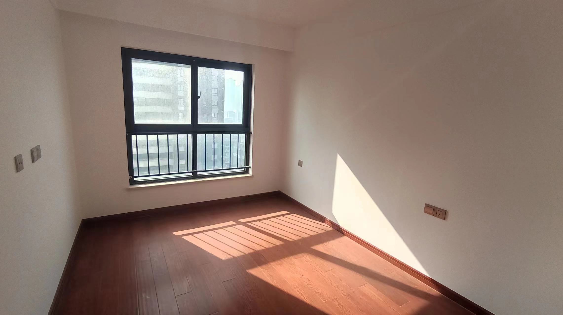 林肯公园 3室2厅1卫 92m&sup2;