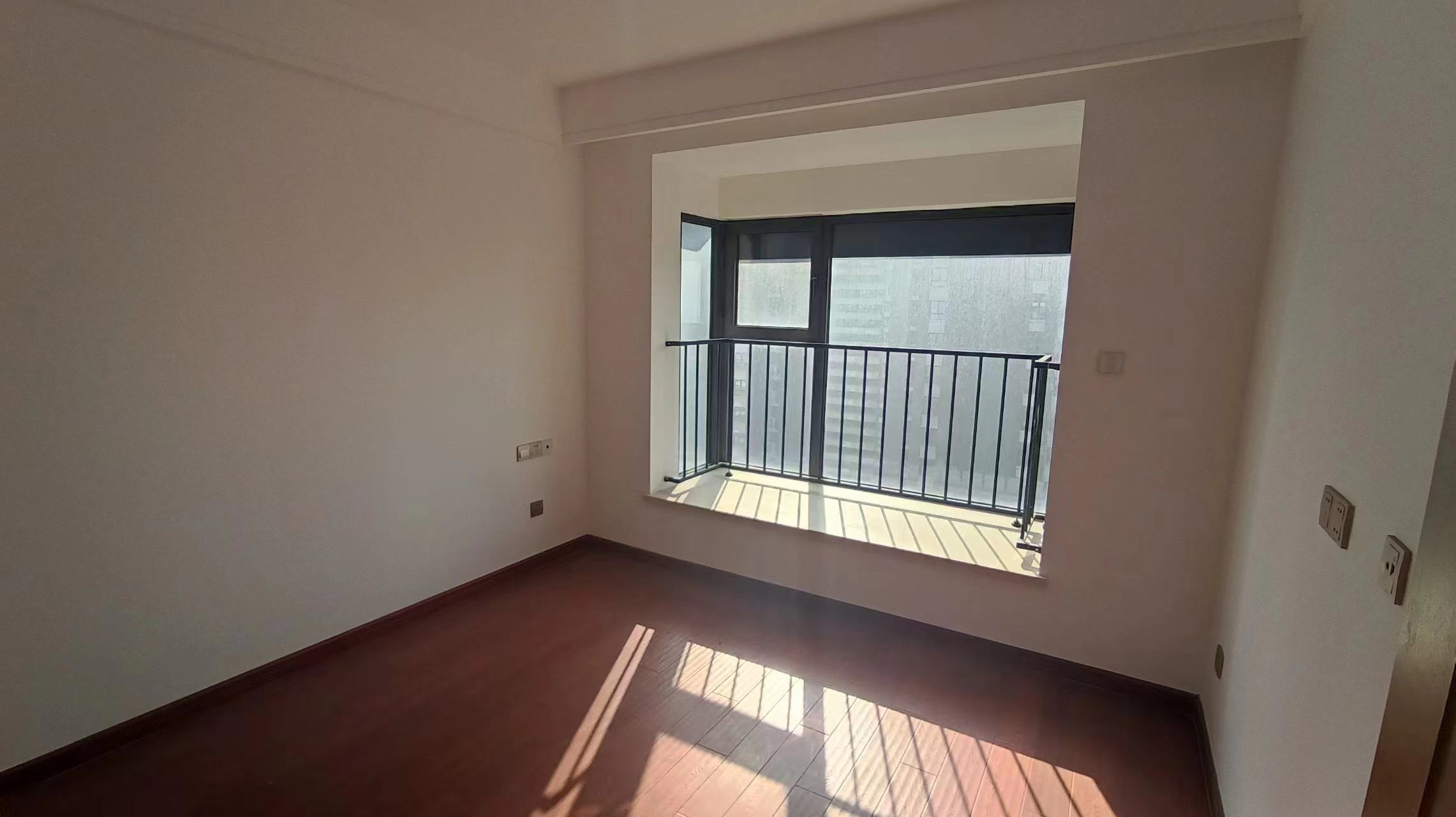 林肯公园 3室2厅1卫 92m&sup2;