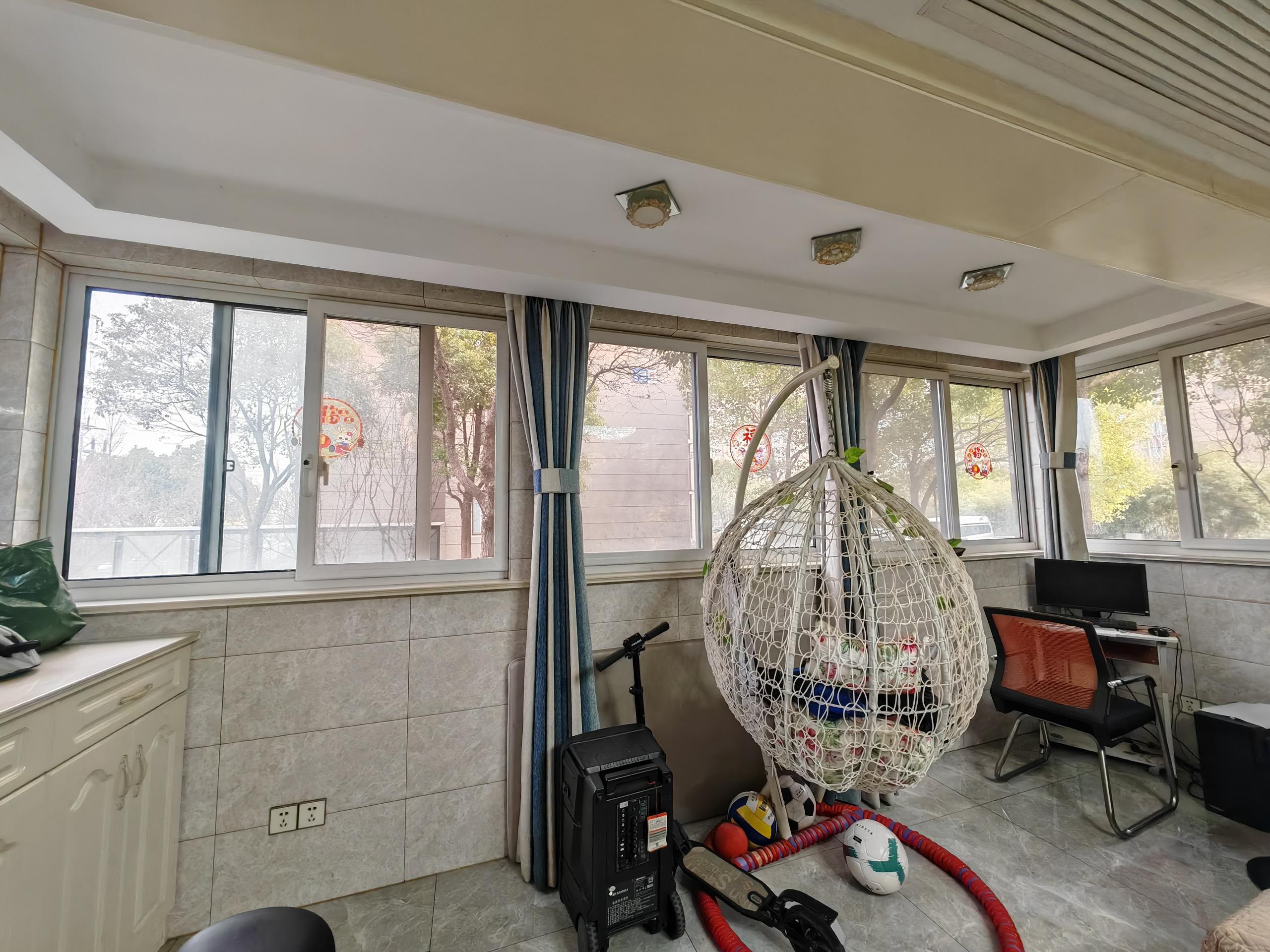 三里墩花苑 3室2厅2卫 136.00m&sup2;