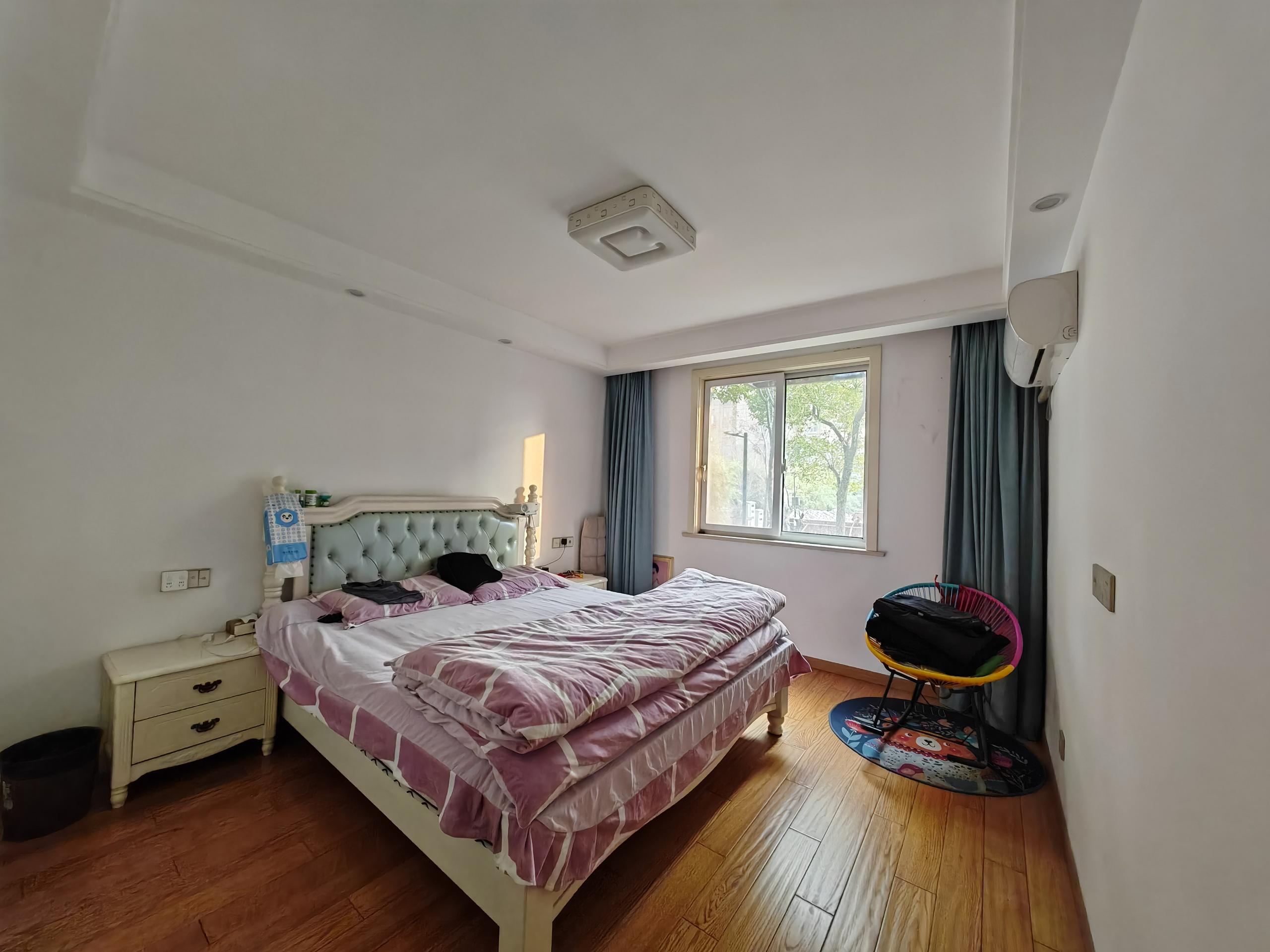 三里墩花苑 3室2厅2卫 136.00m&sup2;