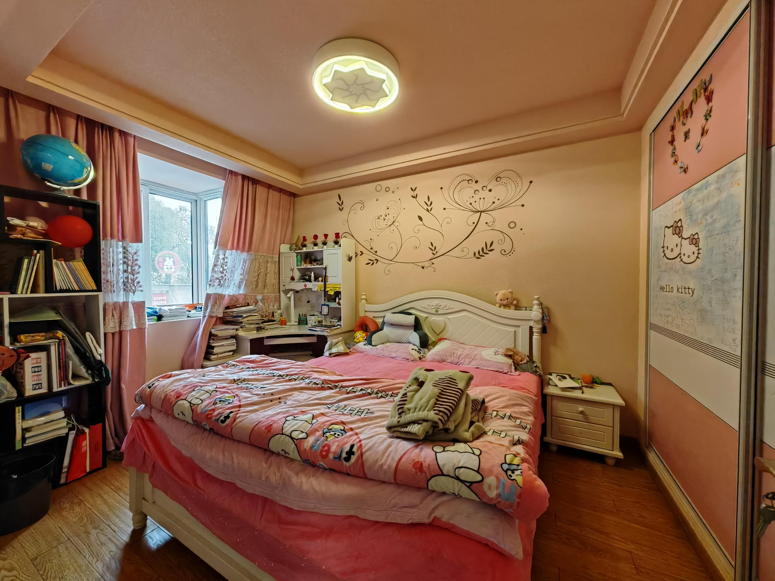 三里墩花苑 3室2厅2卫 136.00m&sup2;