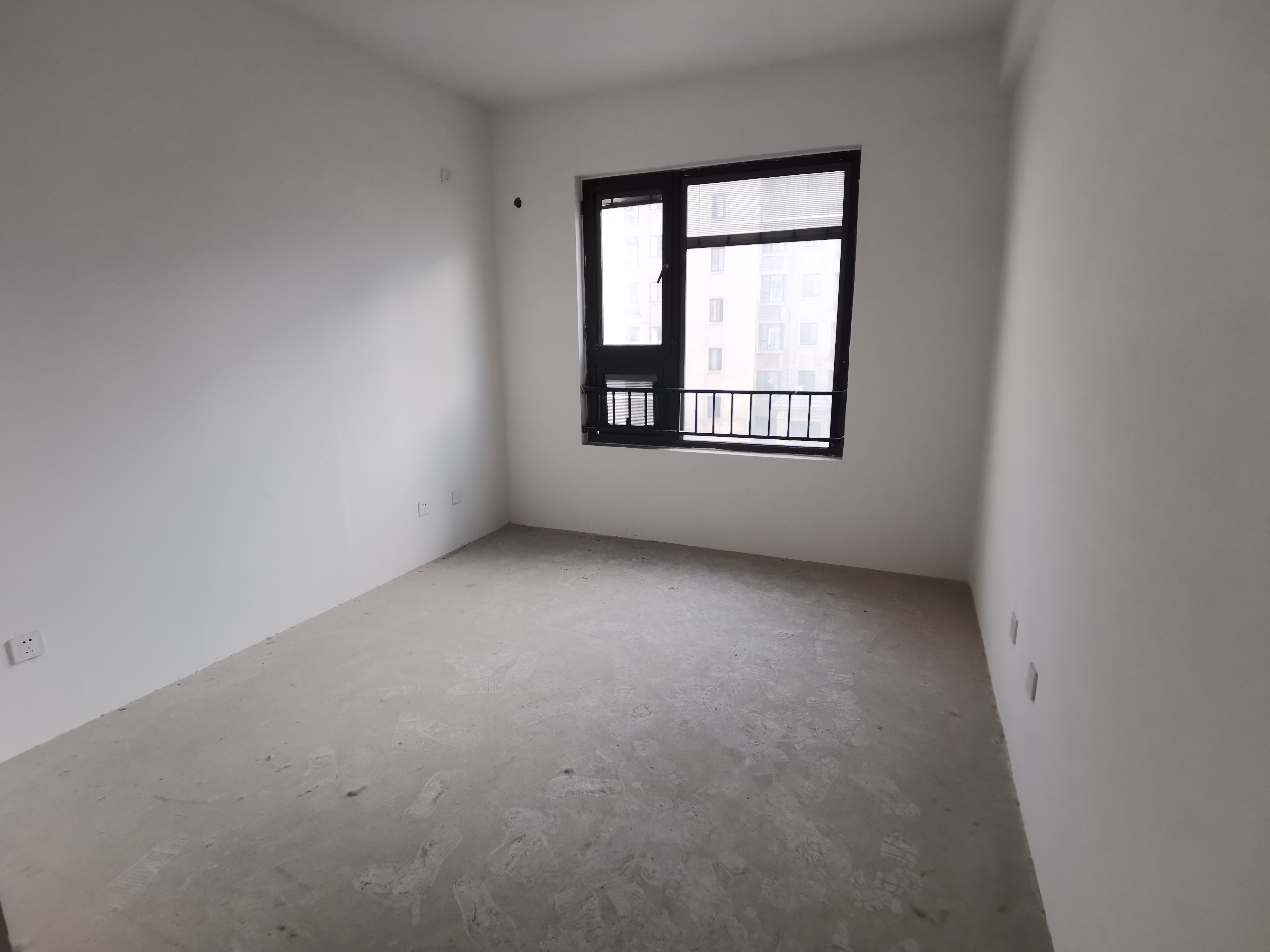 中南君悦府 4室2厅2卫 129m&sup2;