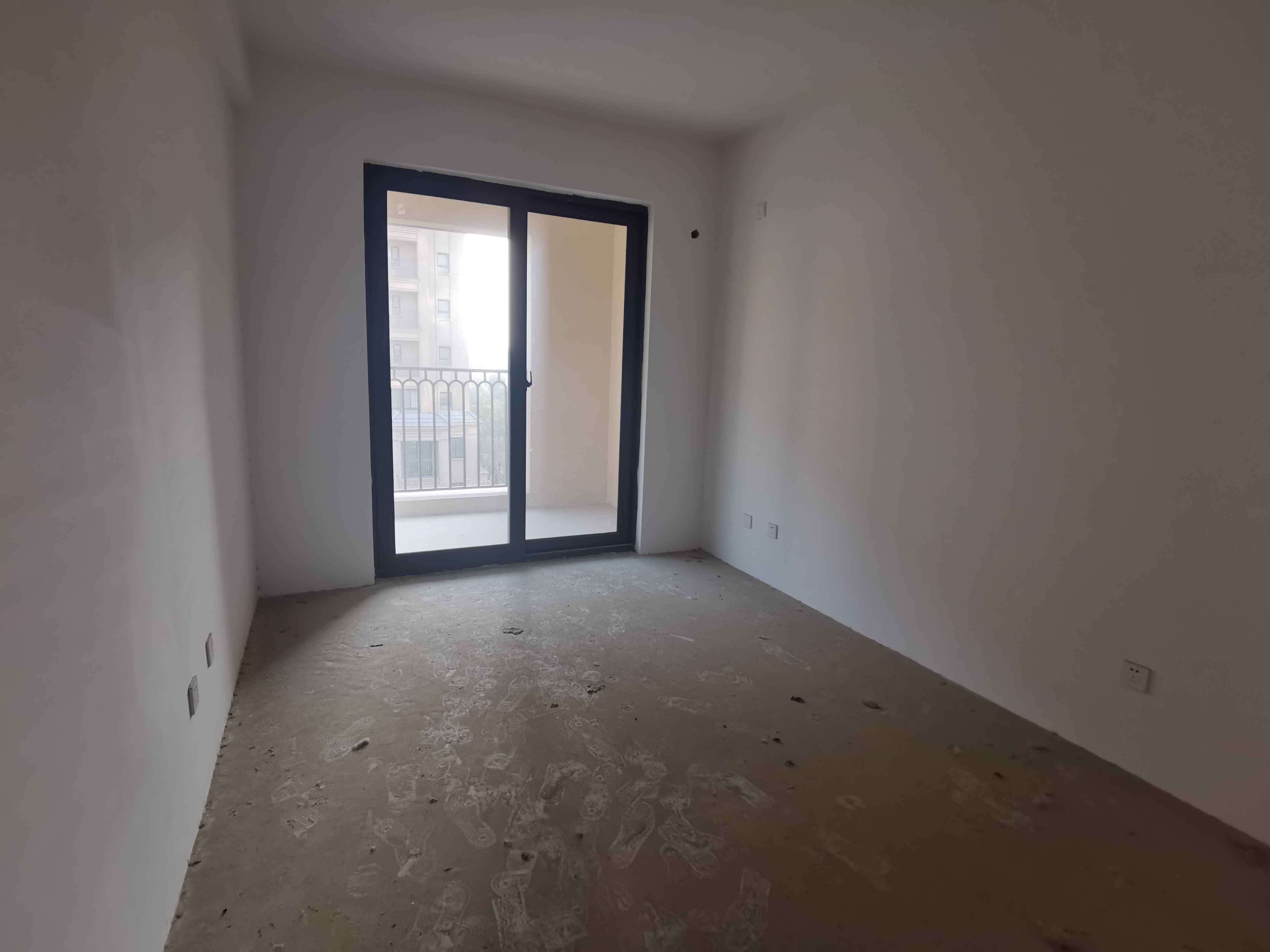 中南君悦府 4室2厅2卫 129m&sup2;