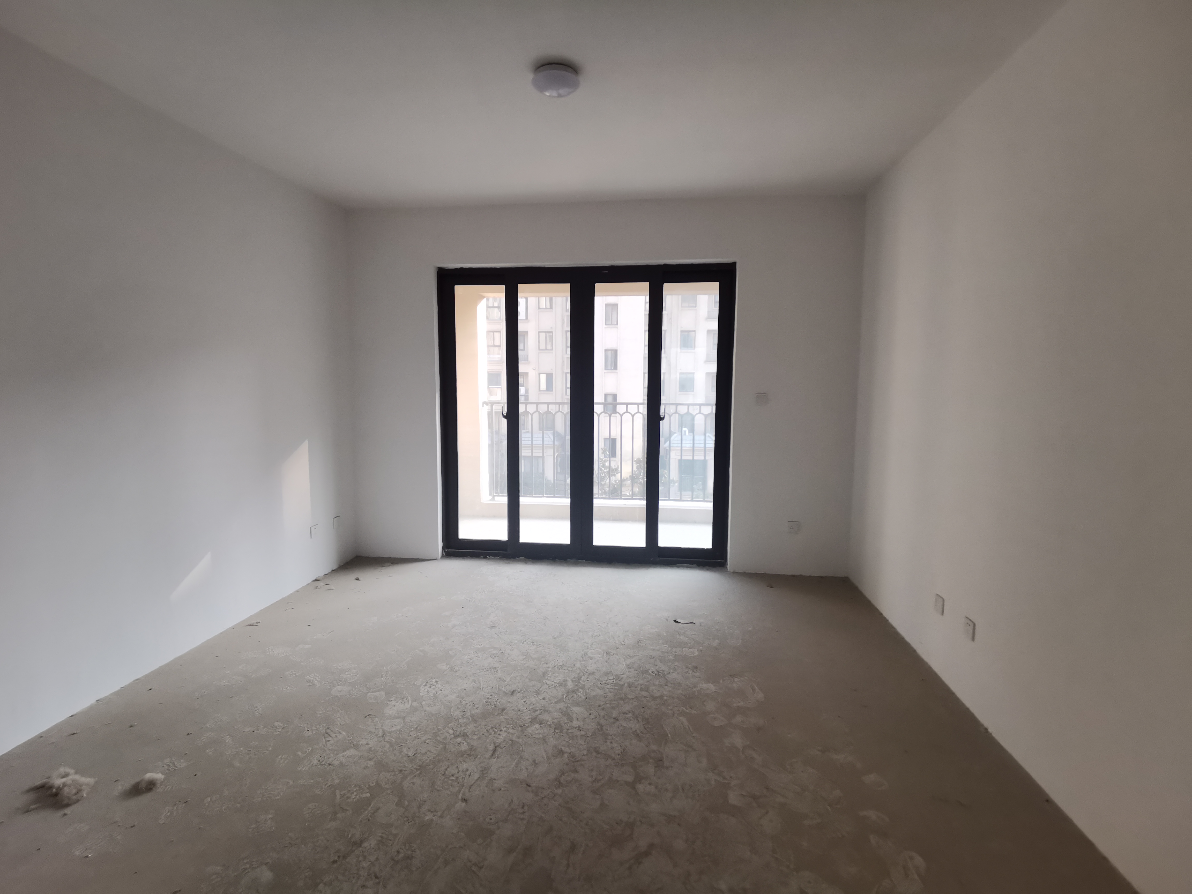 中南君悦府 4室2厅2卫 129m&sup2;