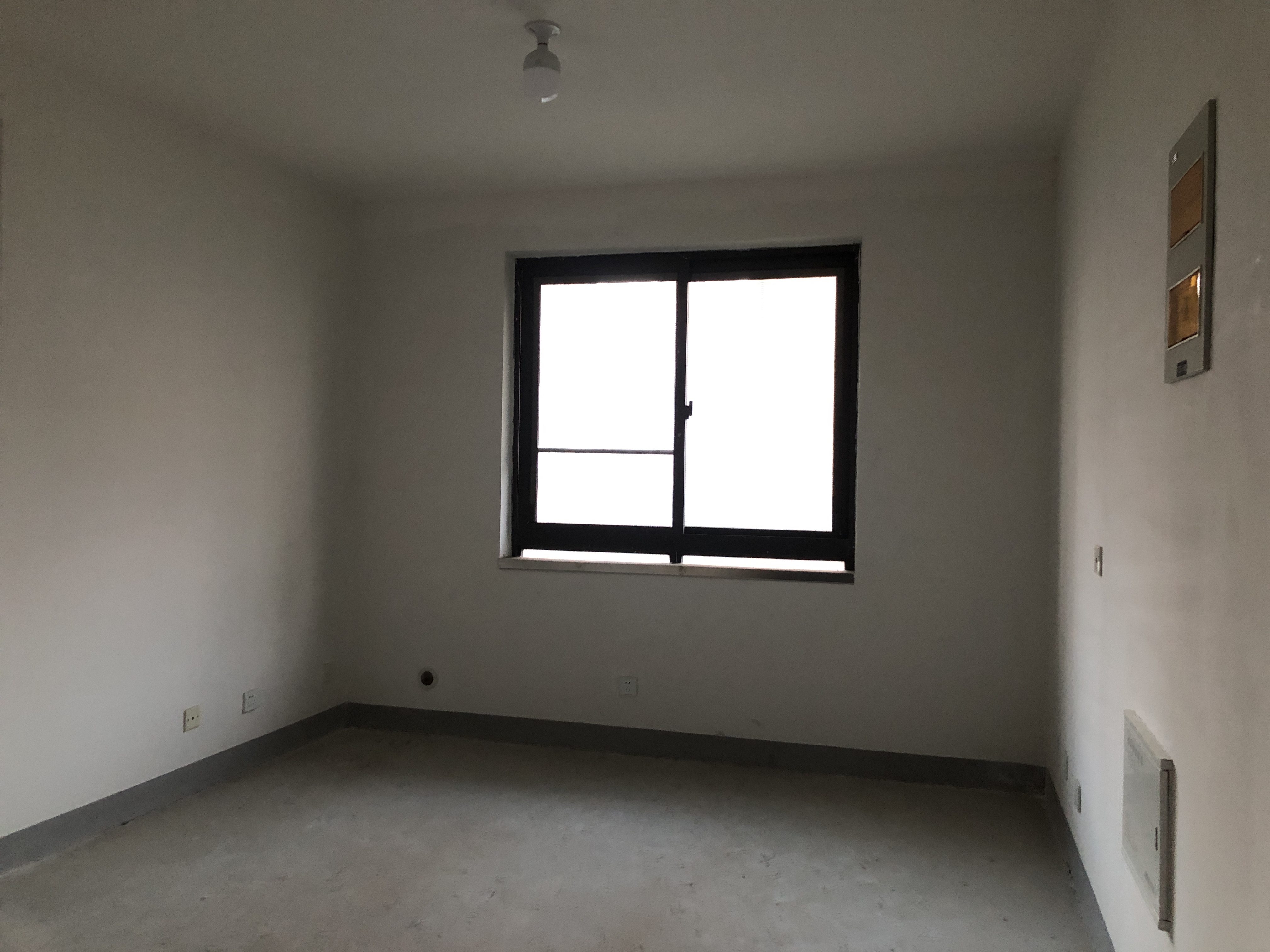 世伦佳苑 2室1厅1卫 82m&sup2;