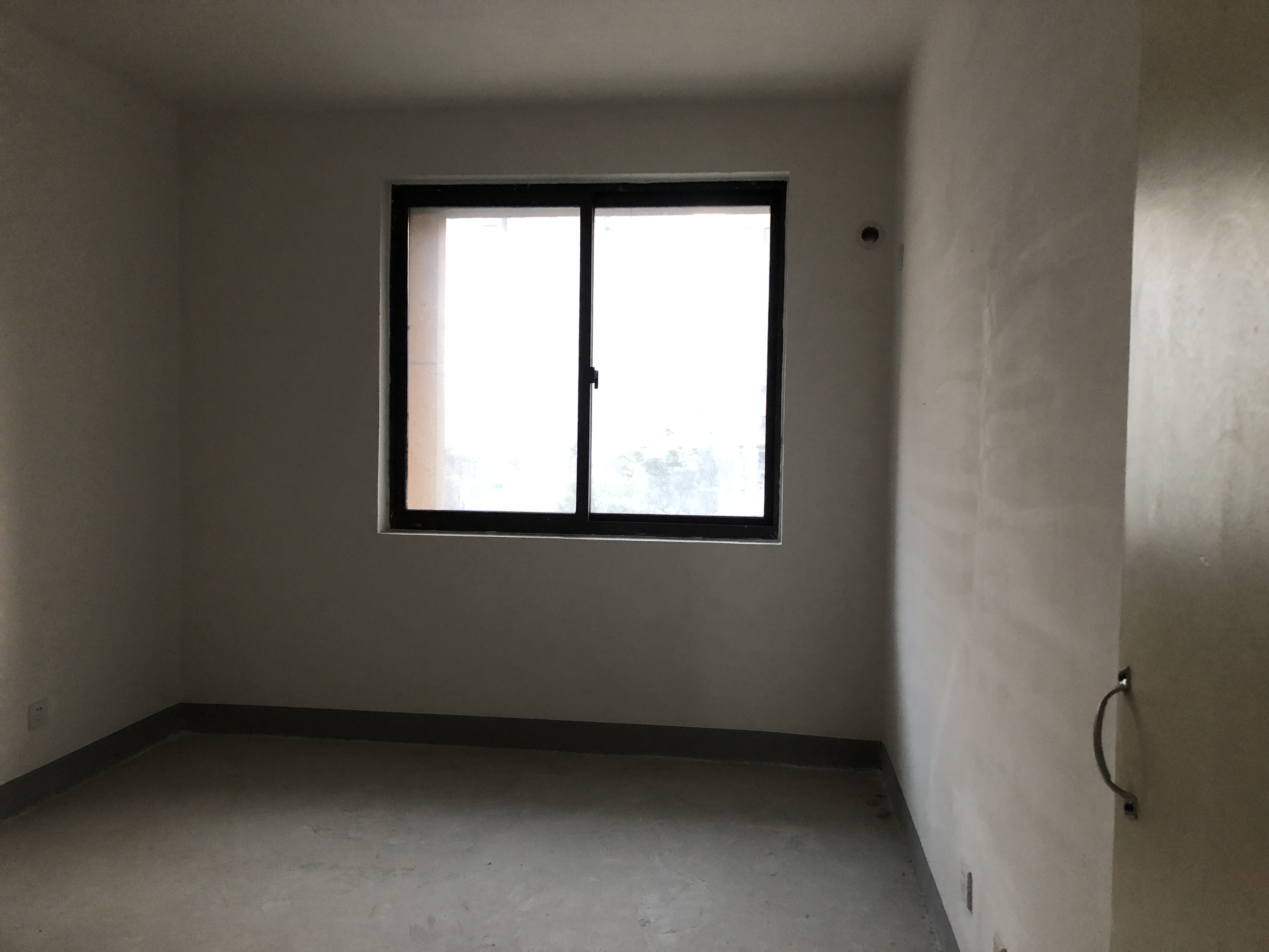世伦佳苑 2室1厅1卫 82m&sup2;