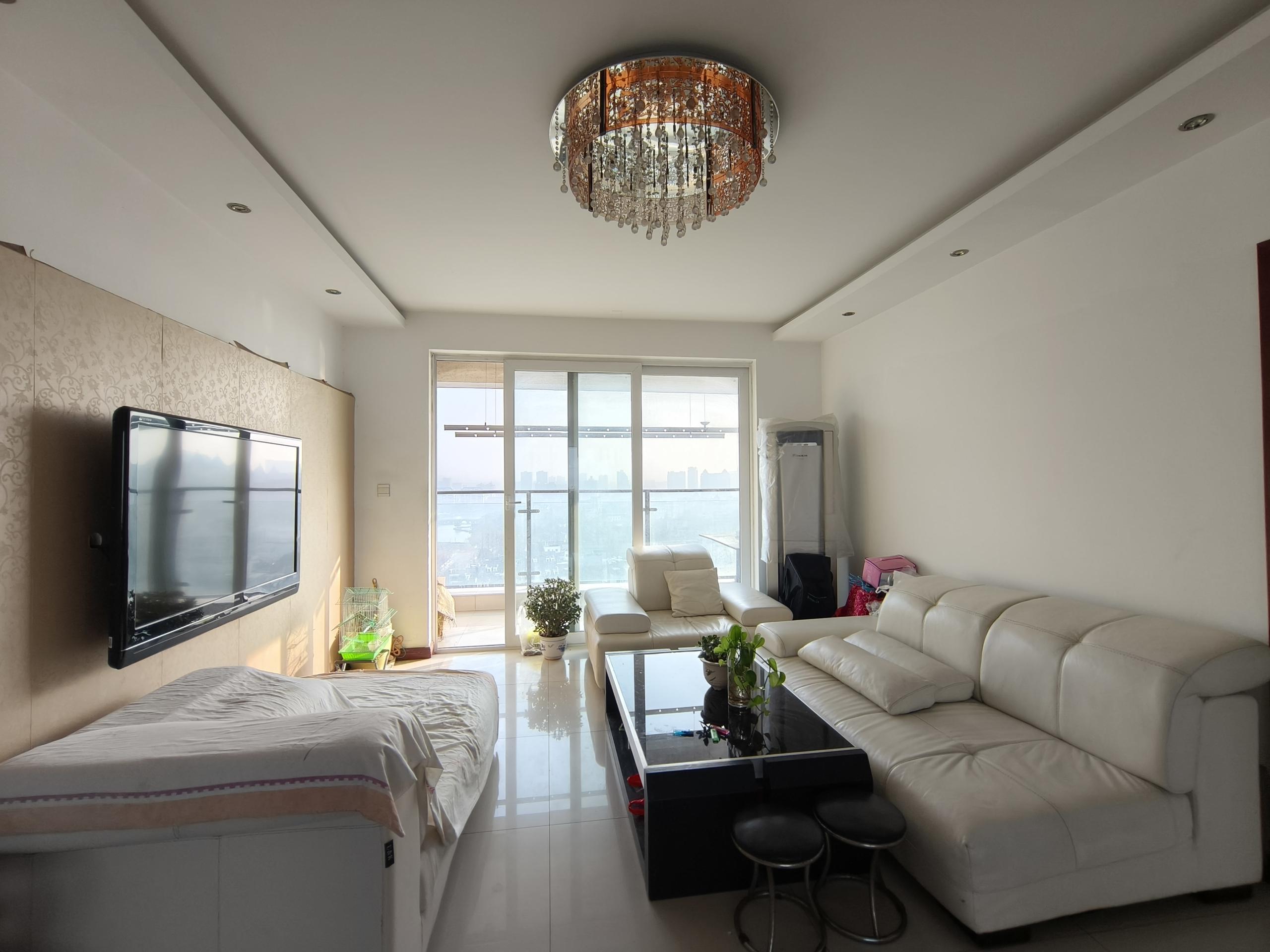 江海名苑南区 3室2厅2卫 156.00m&sup2;