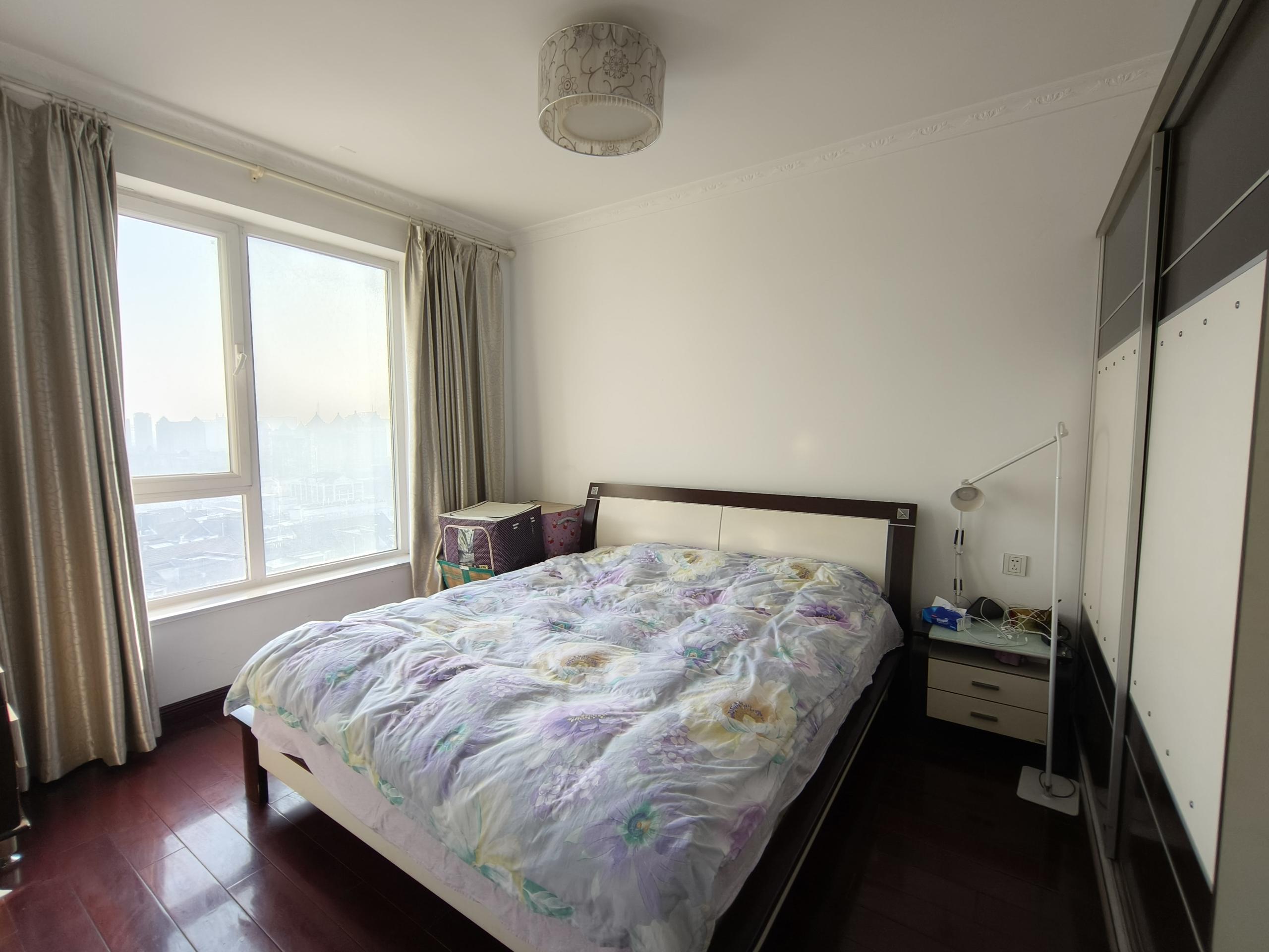江海名苑南区 3室2厅2卫 156.00m&sup2;