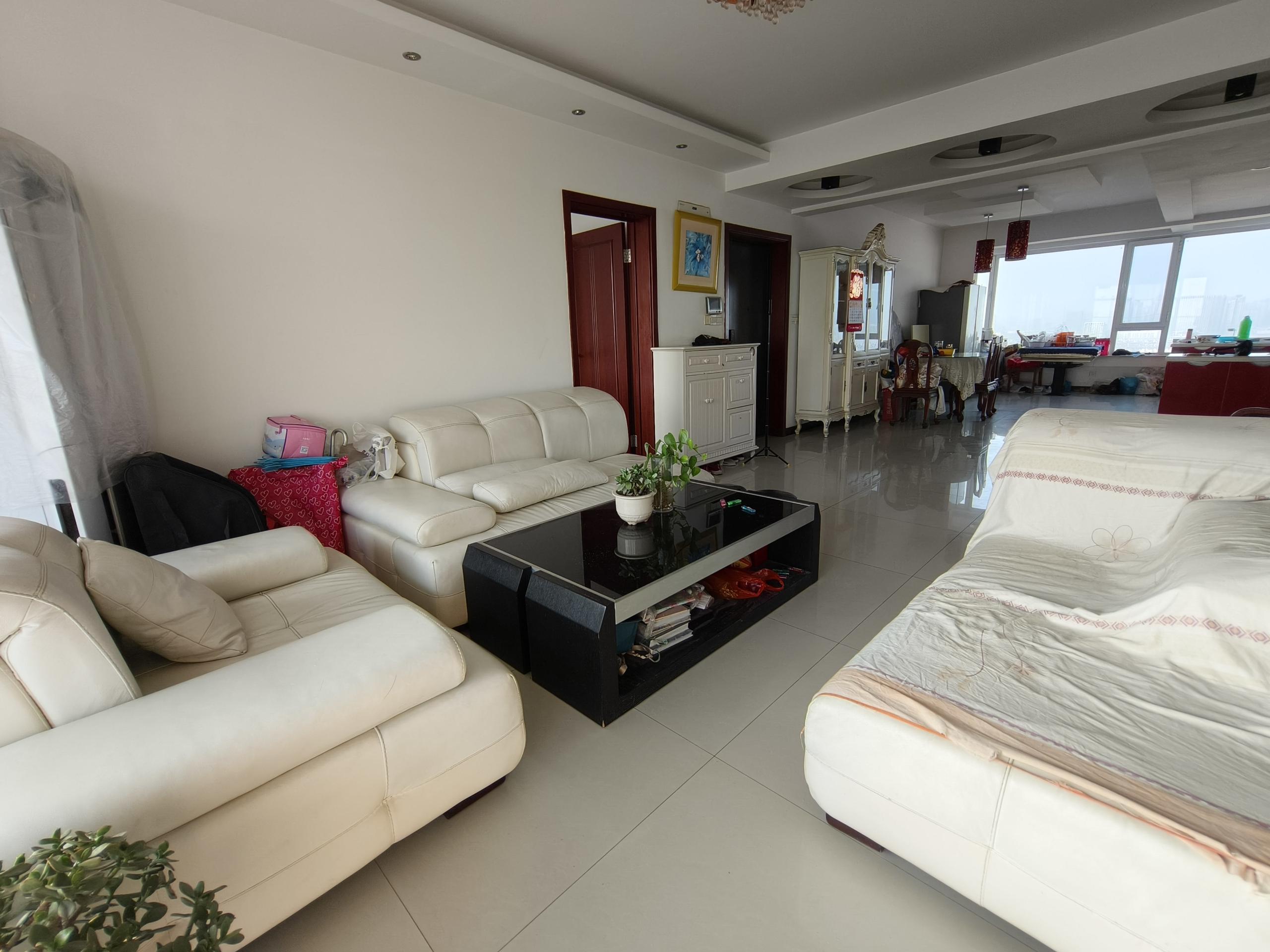 江海名苑南区 3室2厅2卫 156.00m&sup2;