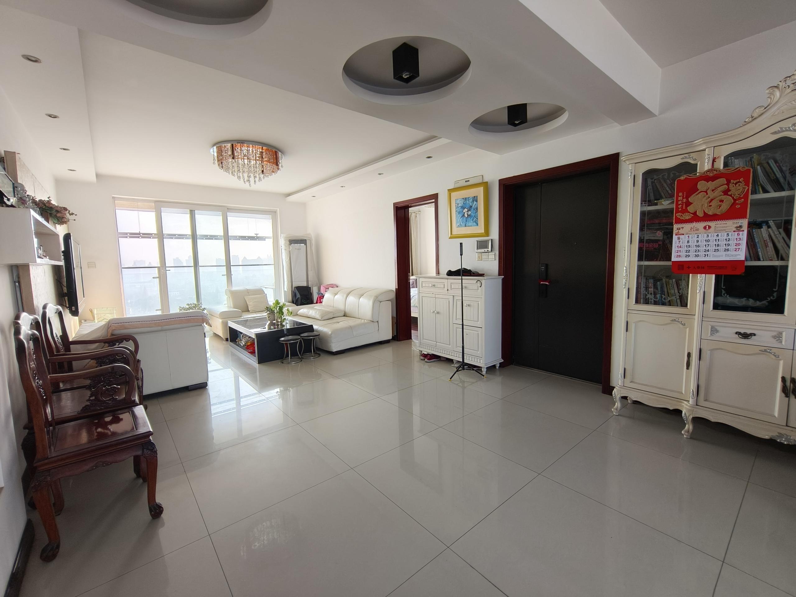 江海名苑南区 3室2厅2卫 156.00m&sup2;