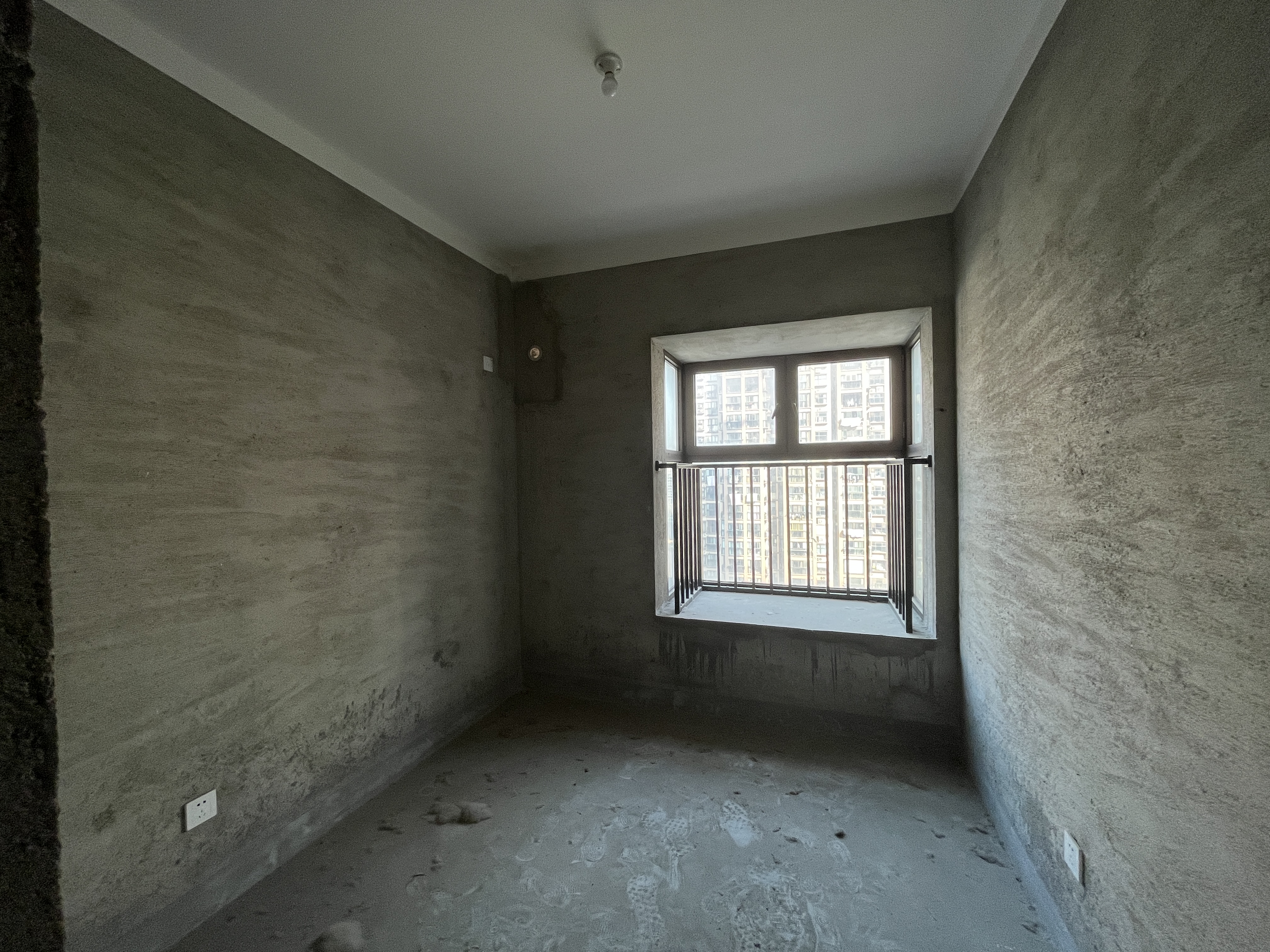 华强城 3室2厅2卫 128m&sup2;