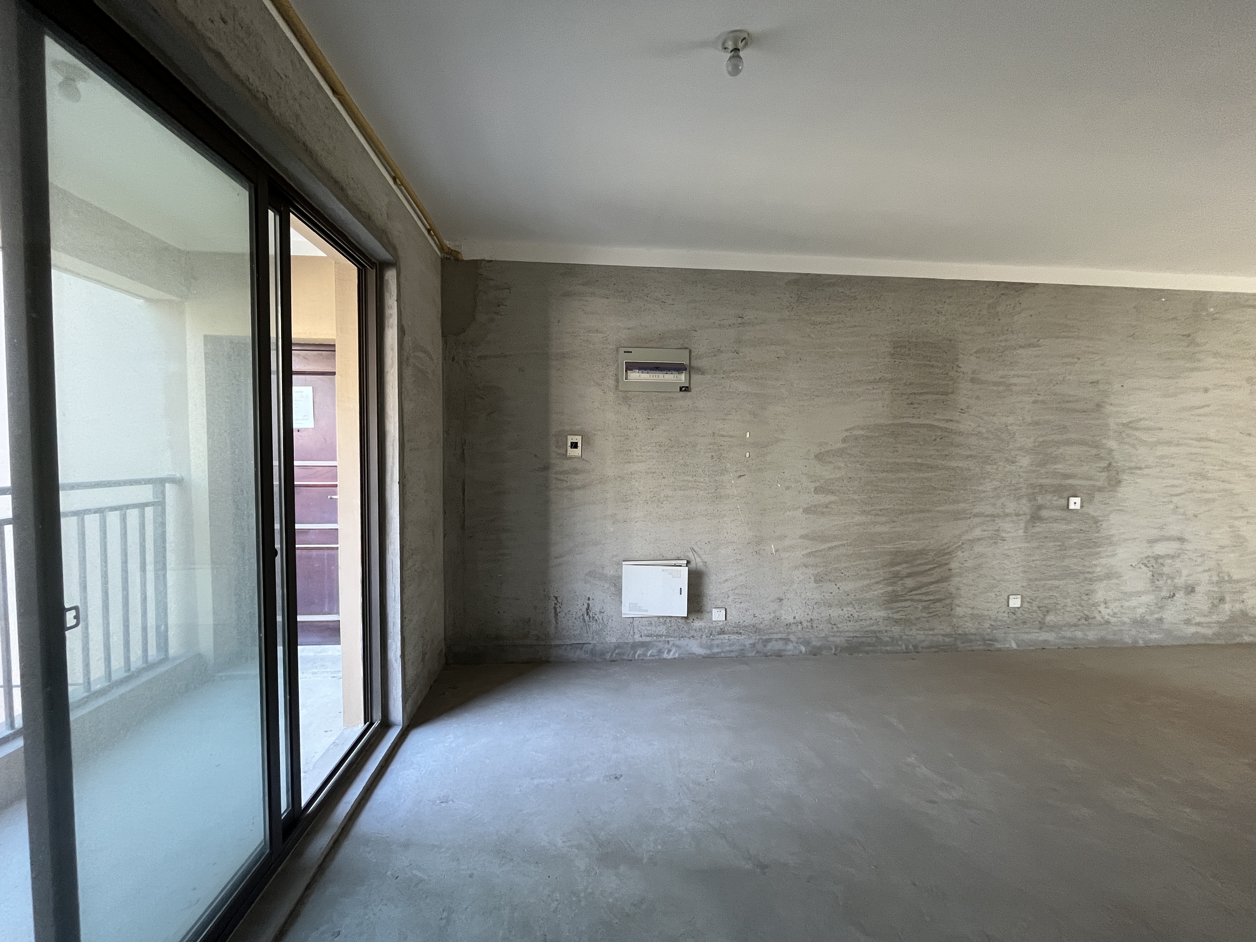 华强城 3室2厅2卫 128m&sup2;