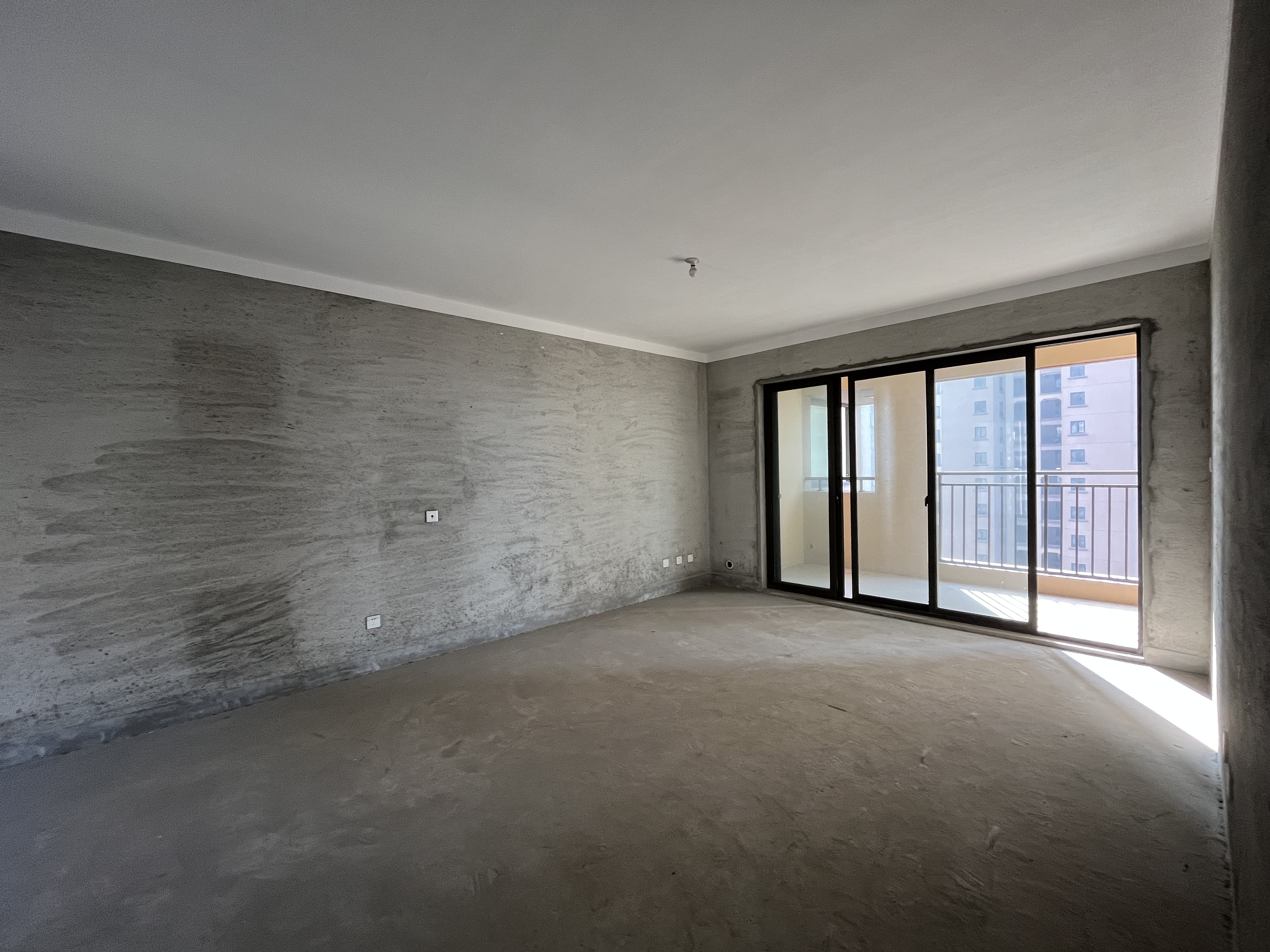 华强城 3室2厅2卫 128m&sup2;