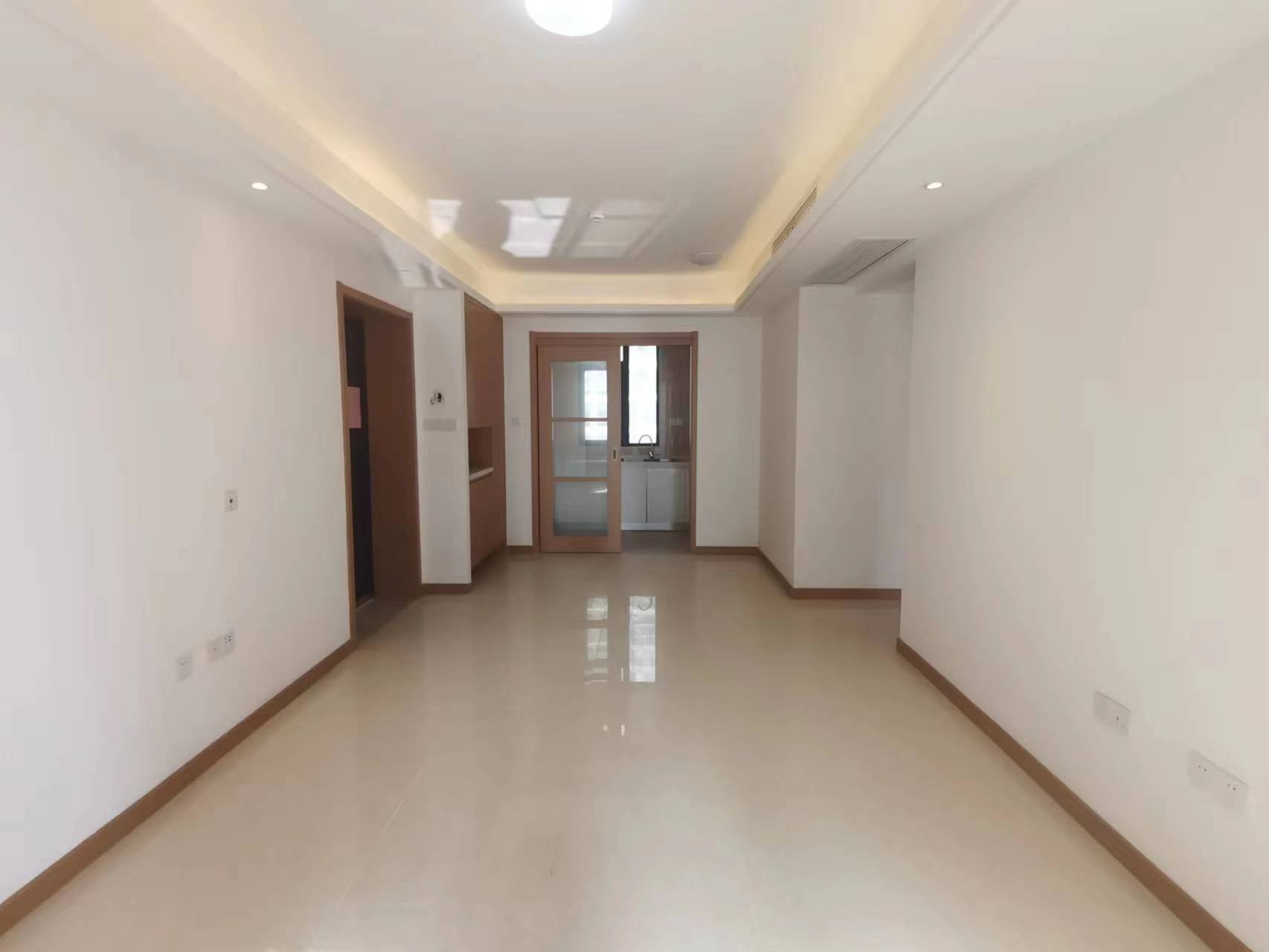 绿地新里城 3室2厅2卫 106m&sup2;