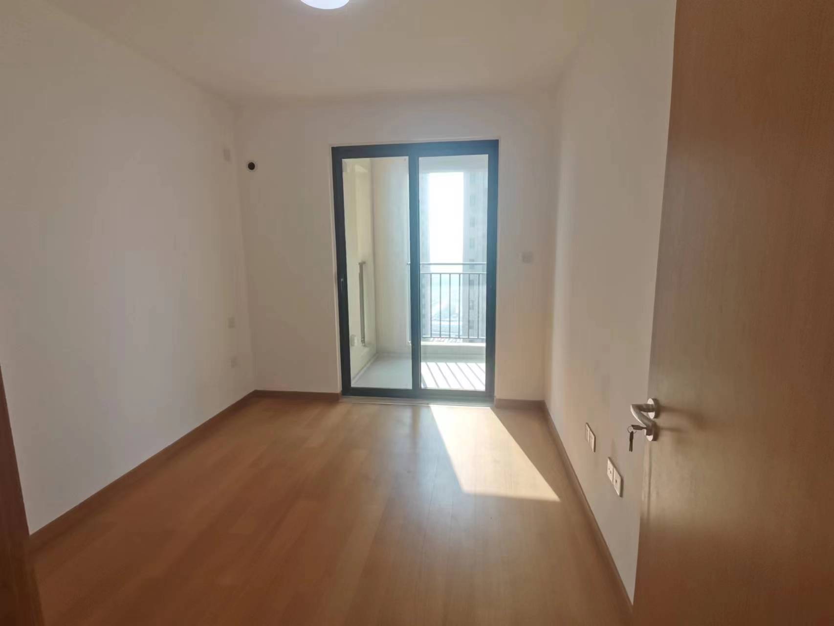 绿地新里城 3室2厅2卫 106m&sup2;