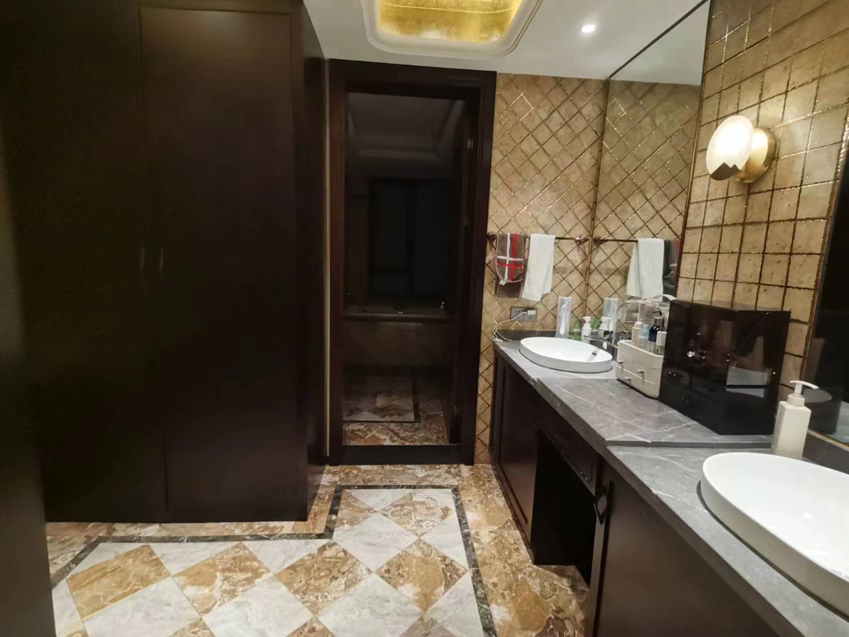 星光耀广场 5室2厅4卫 226.00m&sup2;