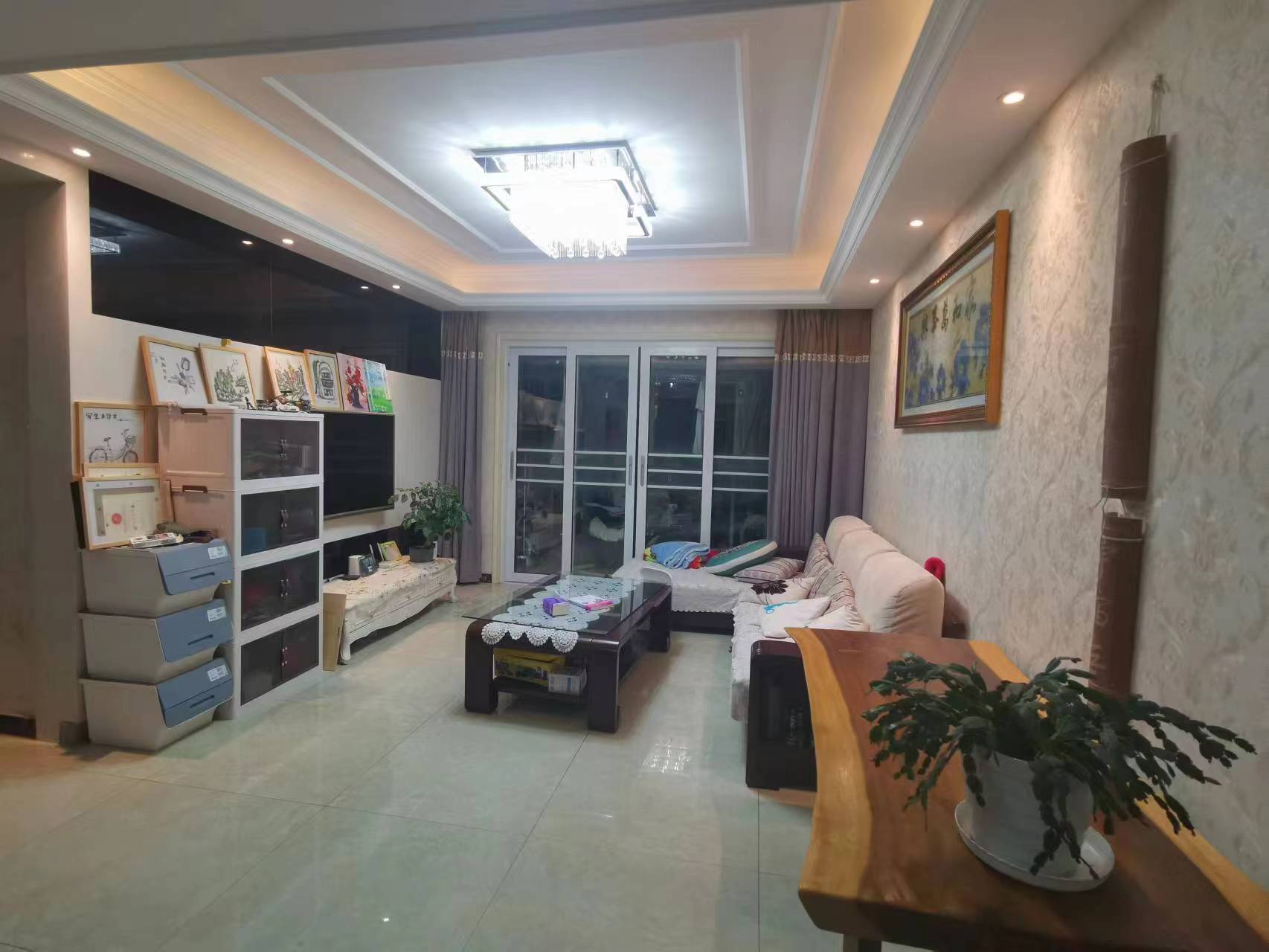 中南世纪花城三期 3室2厅2卫 126.90m²