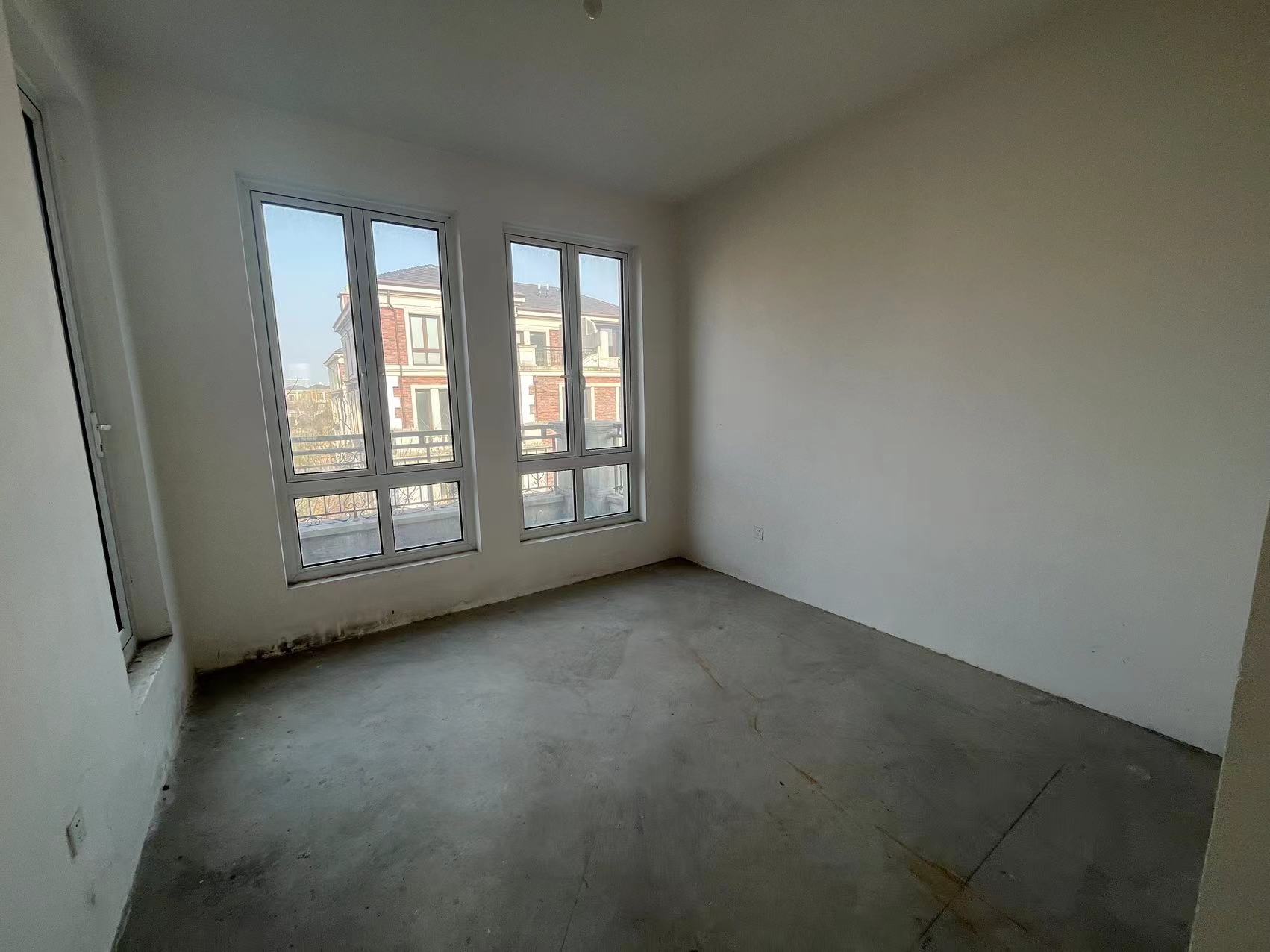 顺发御园 5室2厅4卫 333.57m&sup2;