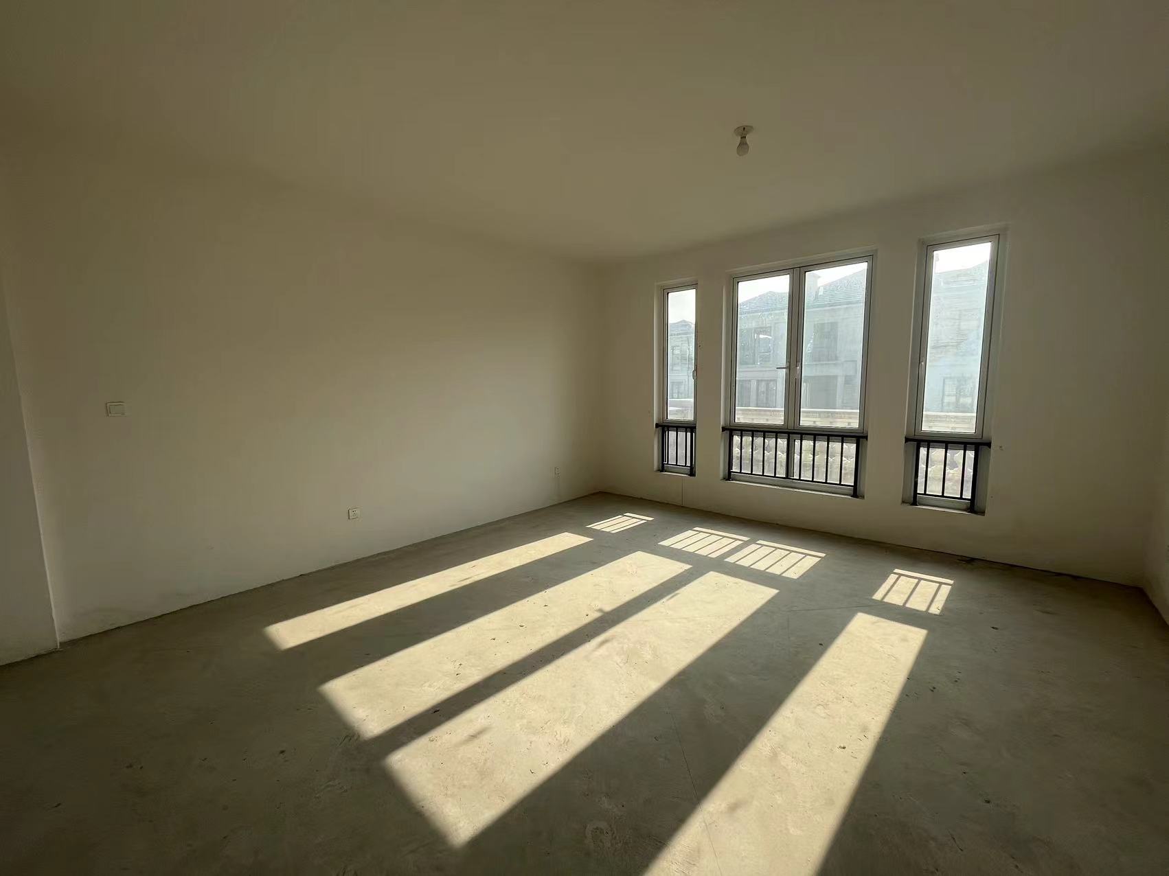 顺发御园 5室2厅4卫 333.57m&sup2;