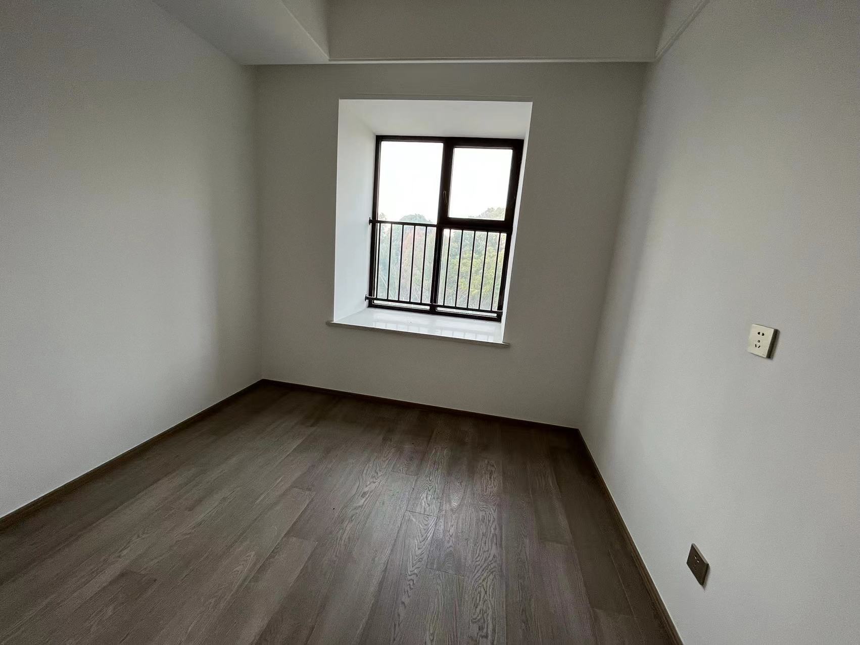 珑府 3室2厅2卫 125m²