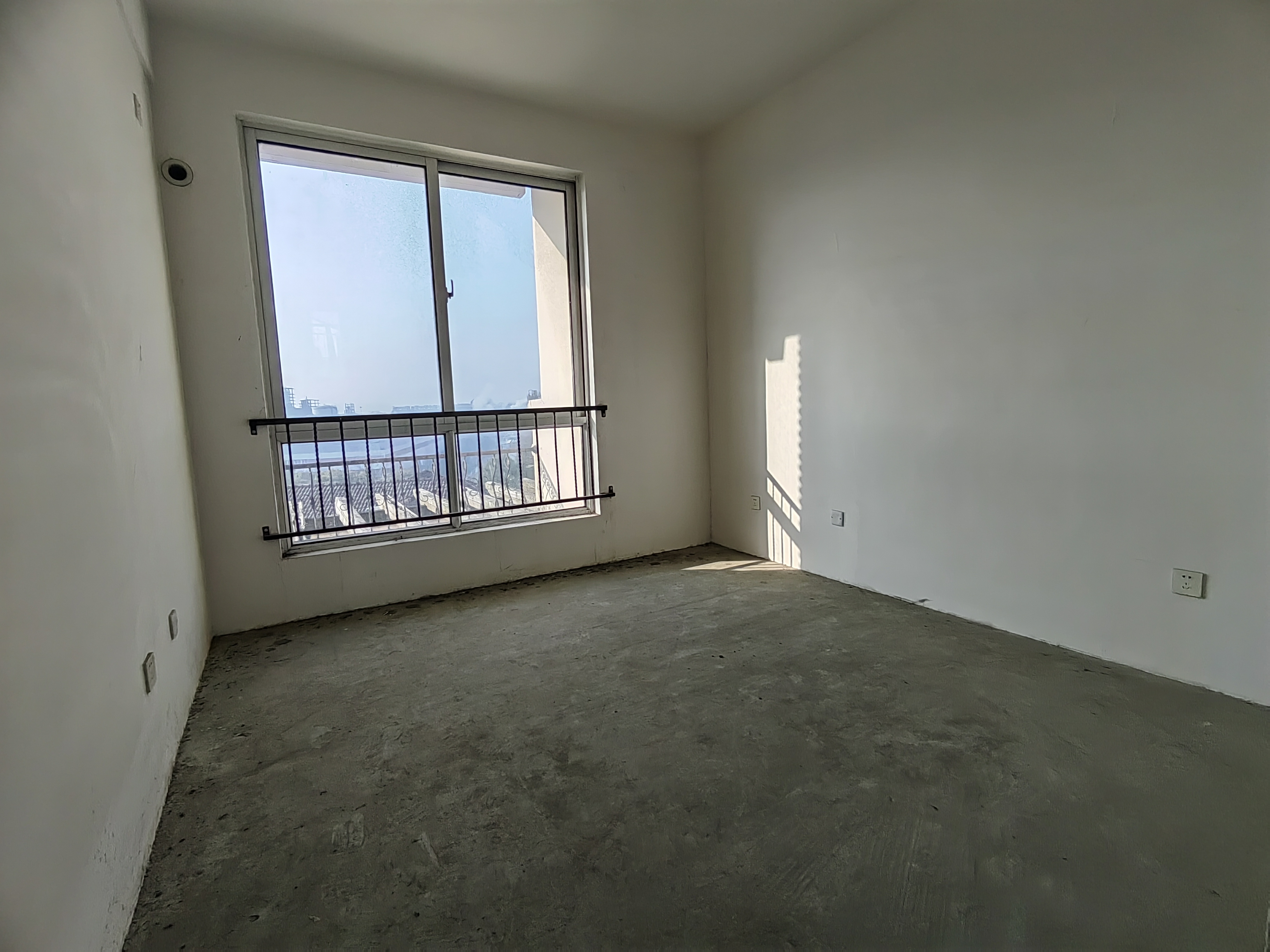 军山花园 3室2厅2卫 180m&sup2;
