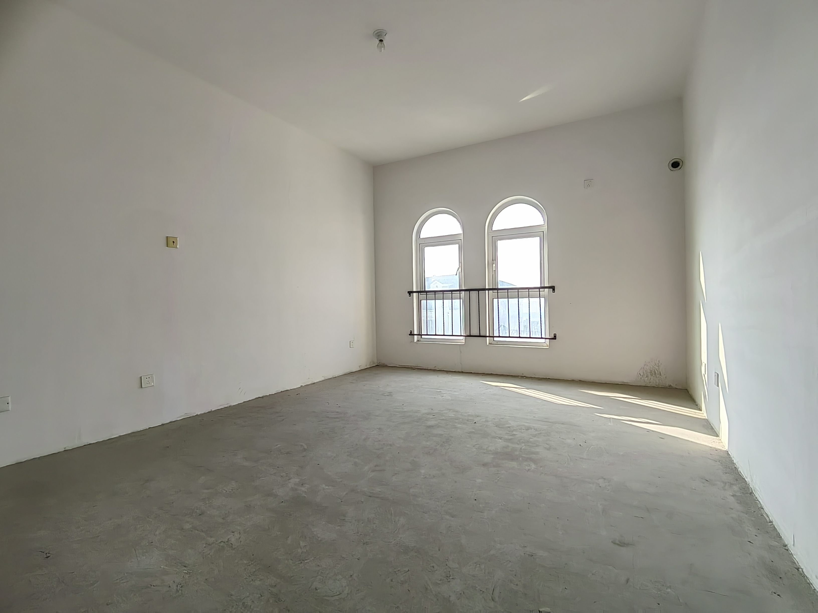 军山花园 3室2厅2卫 180m&sup2;