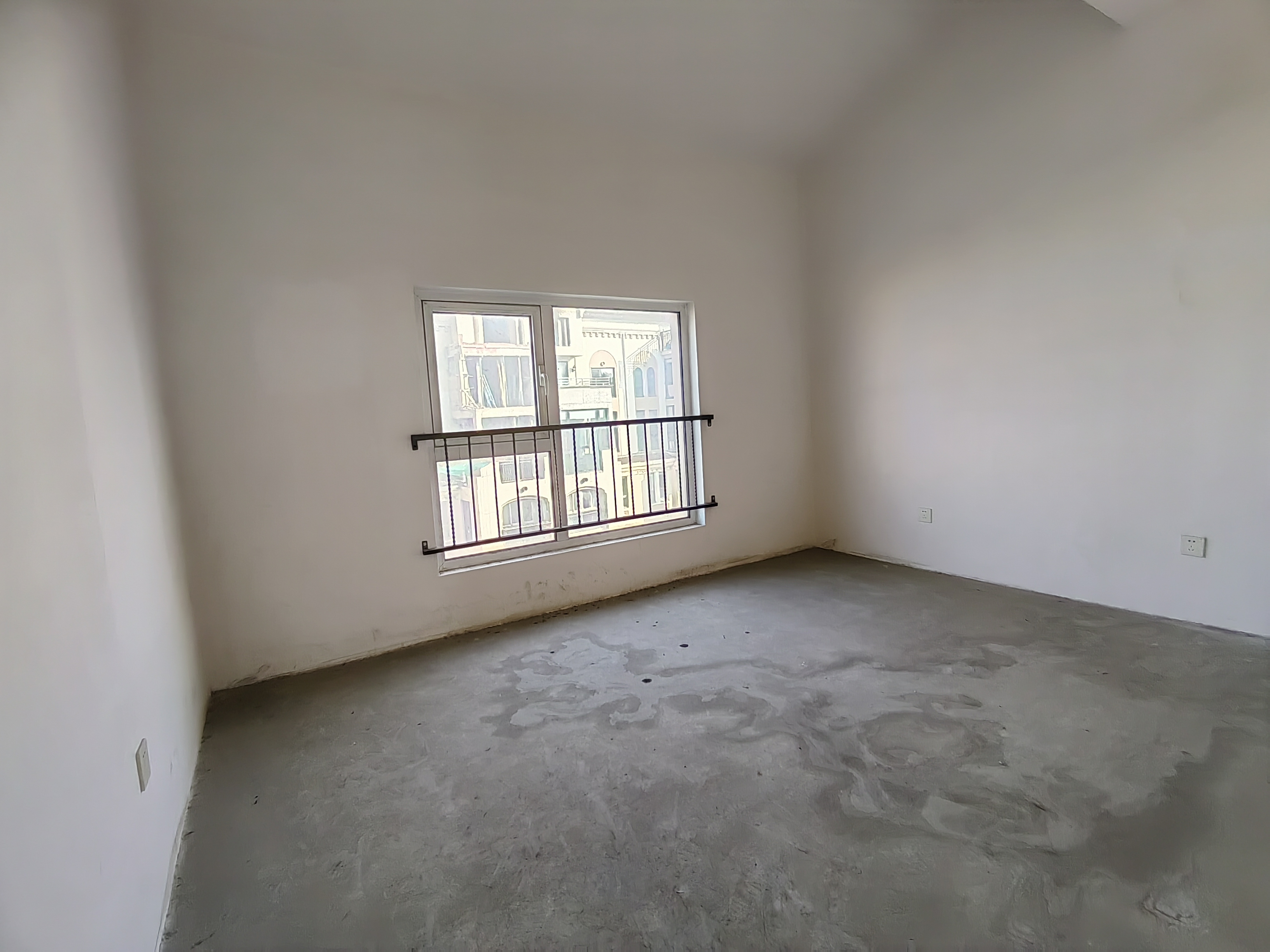 军山花园 3室2厅2卫 180m&sup2;