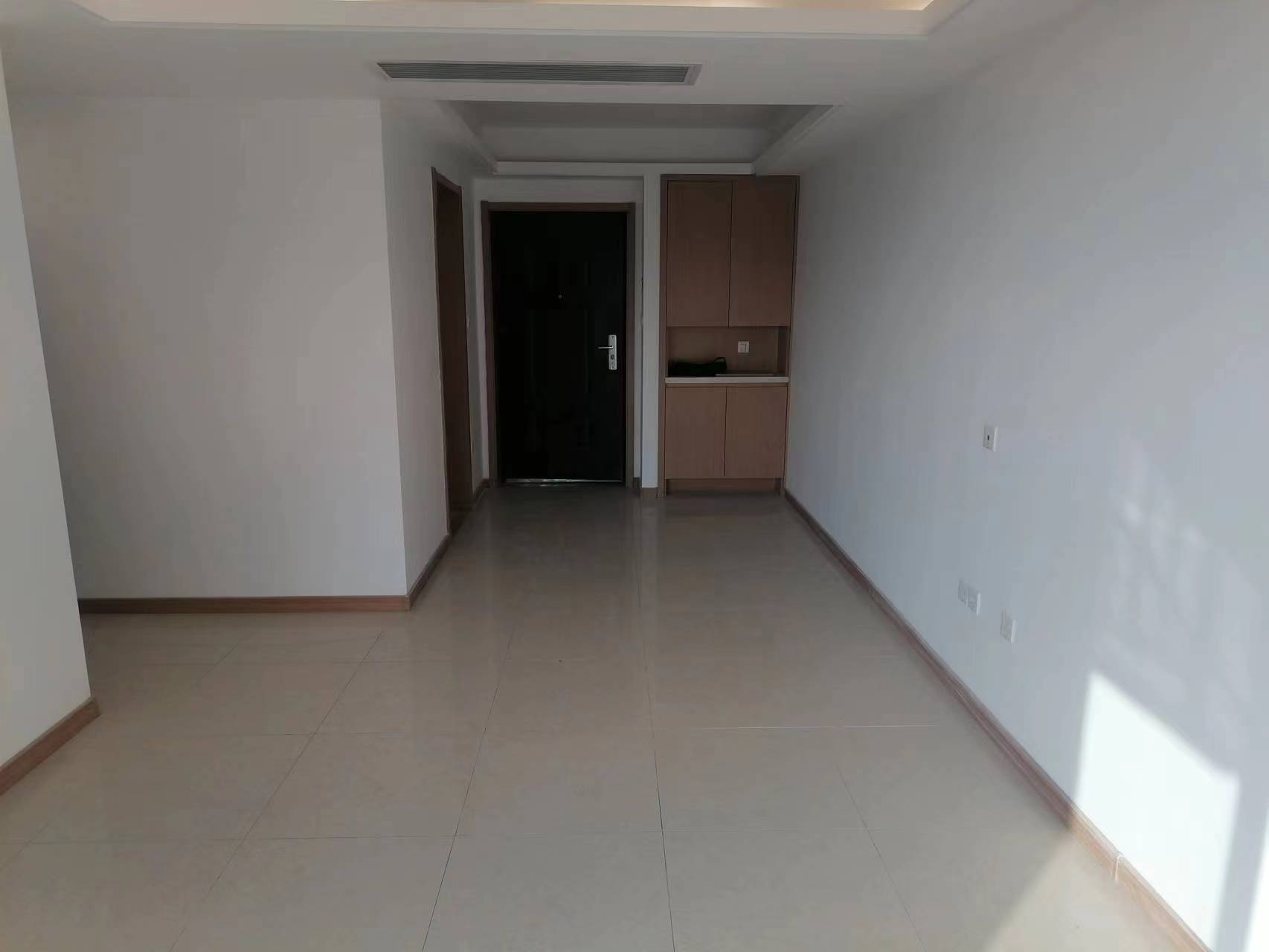 绿地新里城 3室2厅1卫 95m&sup2;