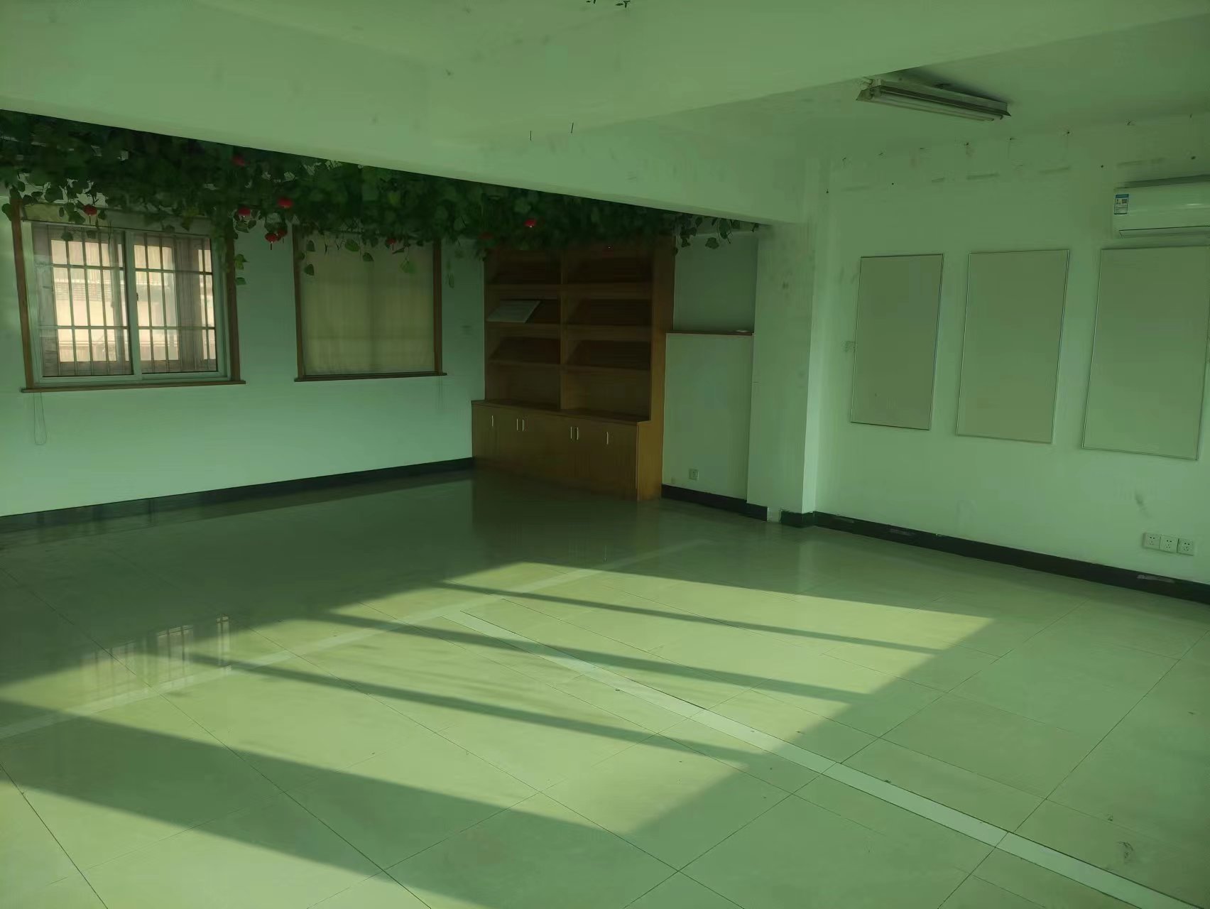 小石桥花苑 3室2厅2卫 122.00m&sup2;