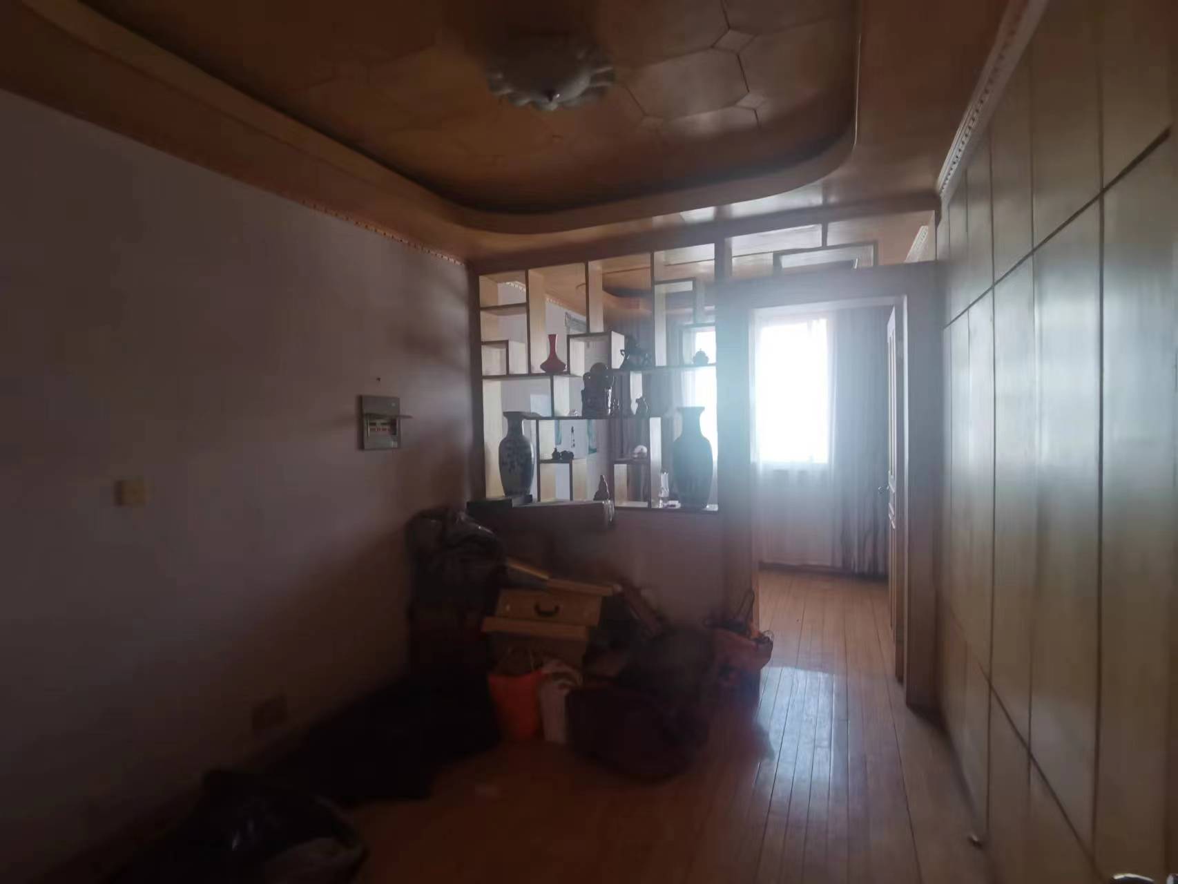 八角亭小区 4室2厅2卫 213m&sup2;