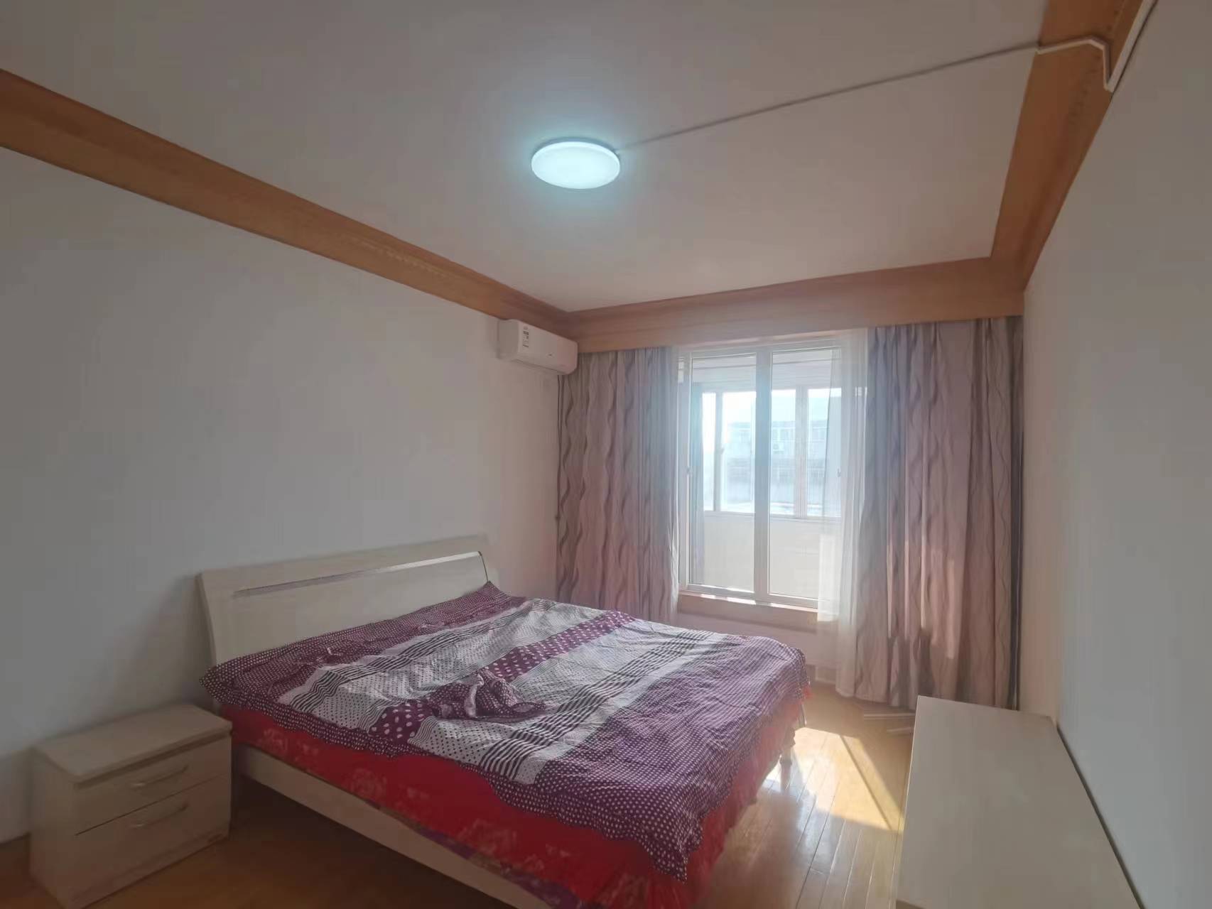 八角亭小区 4室2厅2卫 213m&sup2;