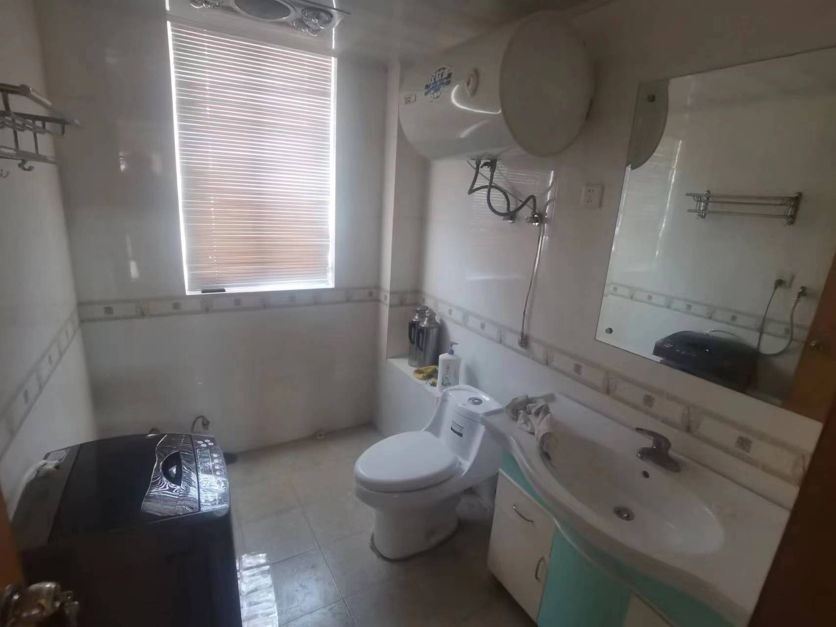 八角亭小区 4室2厅2卫 213m&sup2;