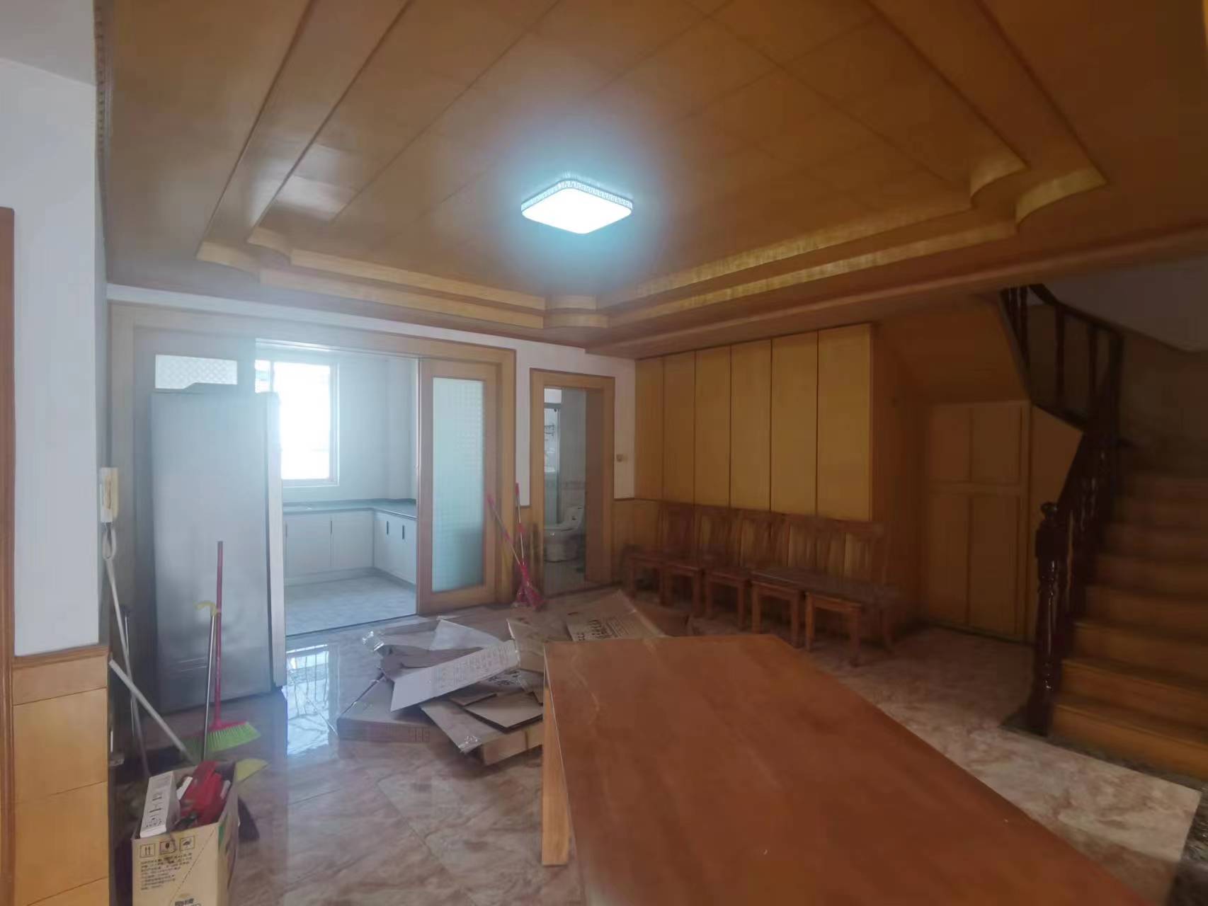 八角亭小区 4室2厅2卫 213m&sup2;