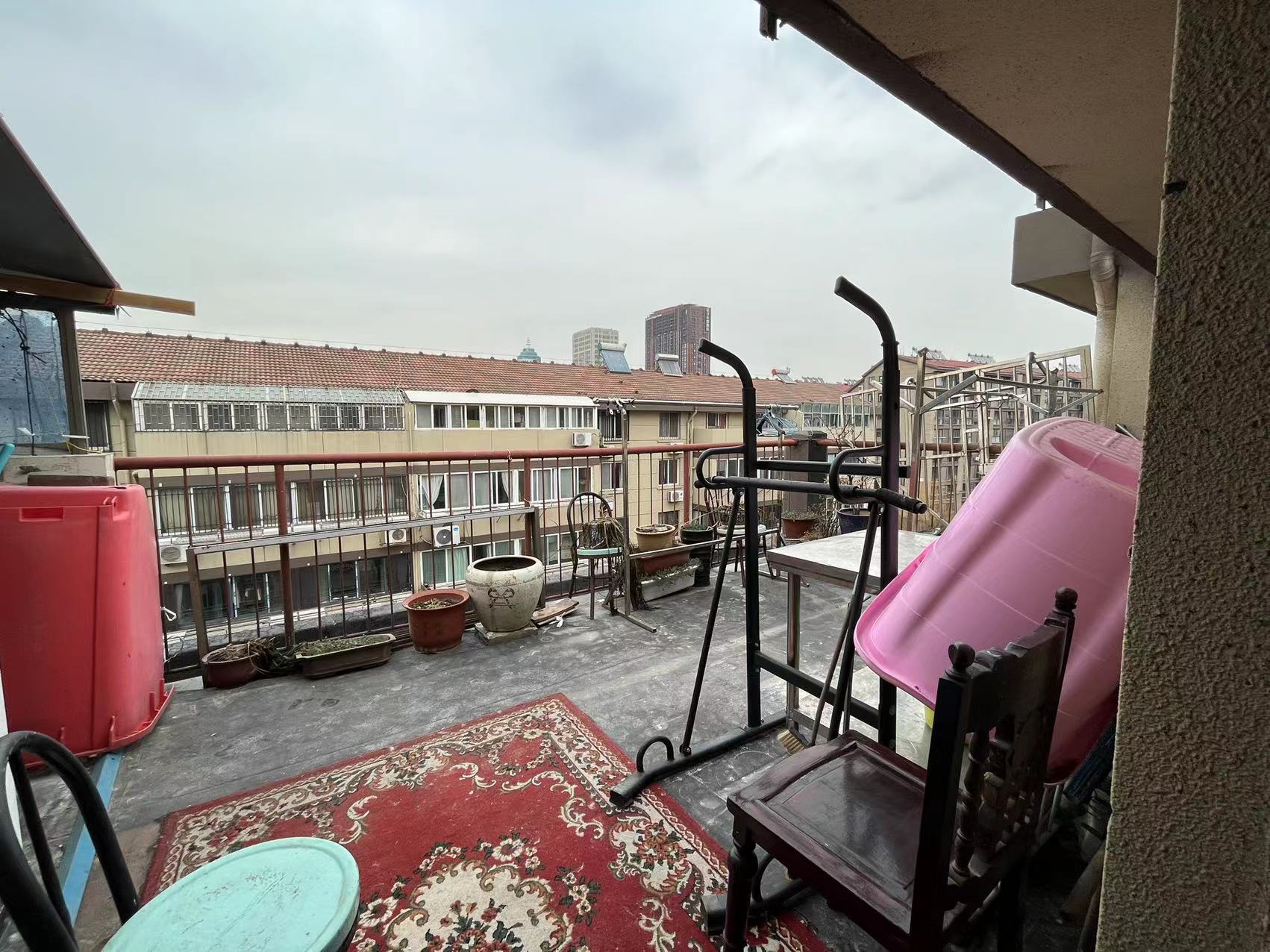 虹桥东村 2室1厅1卫 85m&sup2;