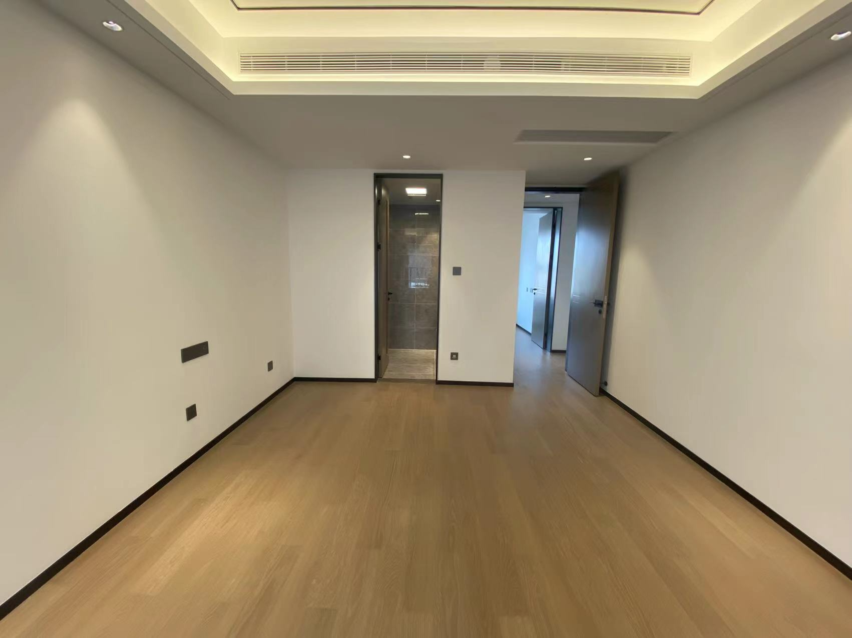 滨江道静园 3室2厅2卫 143.00m&sup2;
