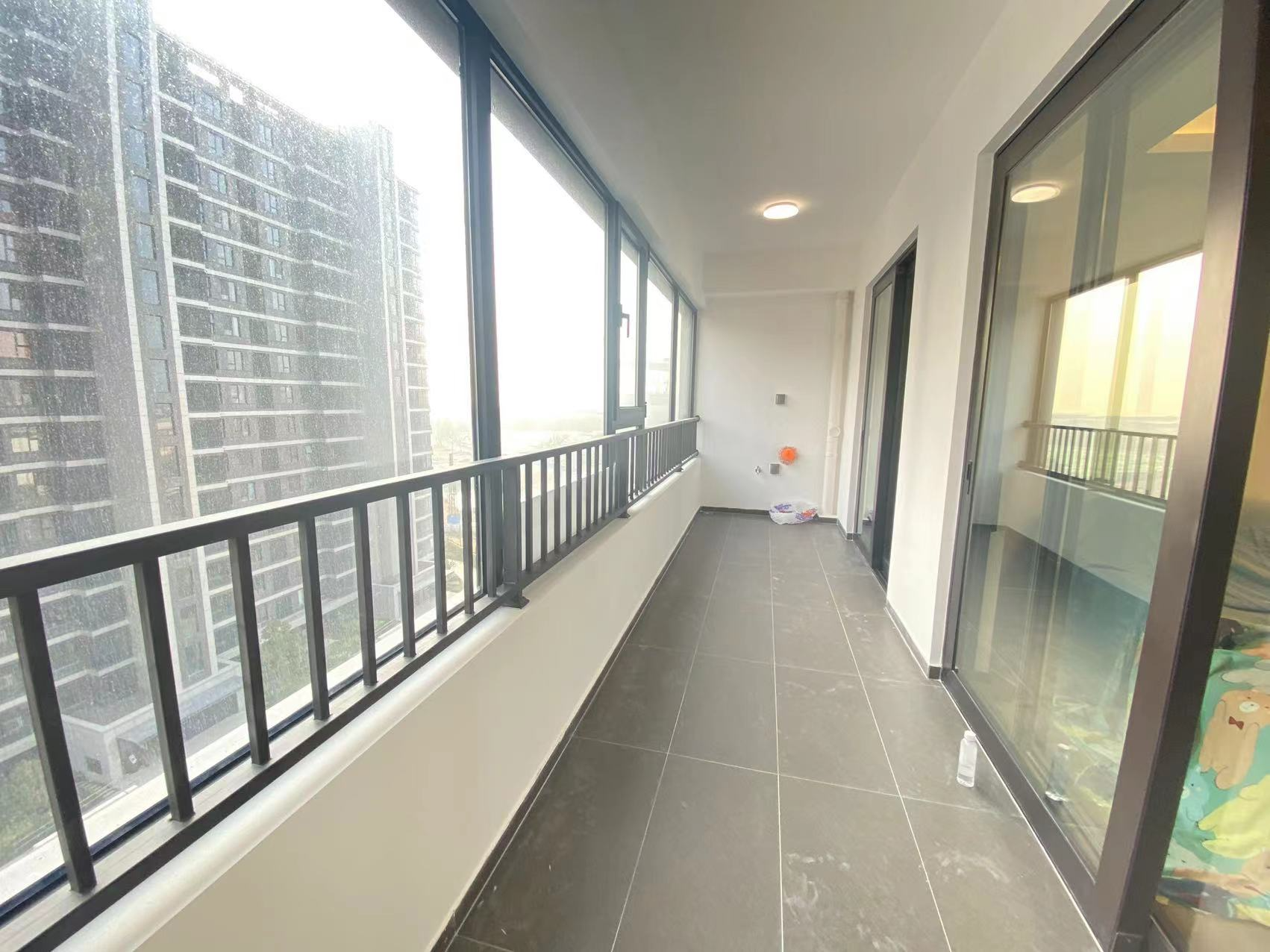滨江道静园 3室2厅2卫 143.00m&sup2;