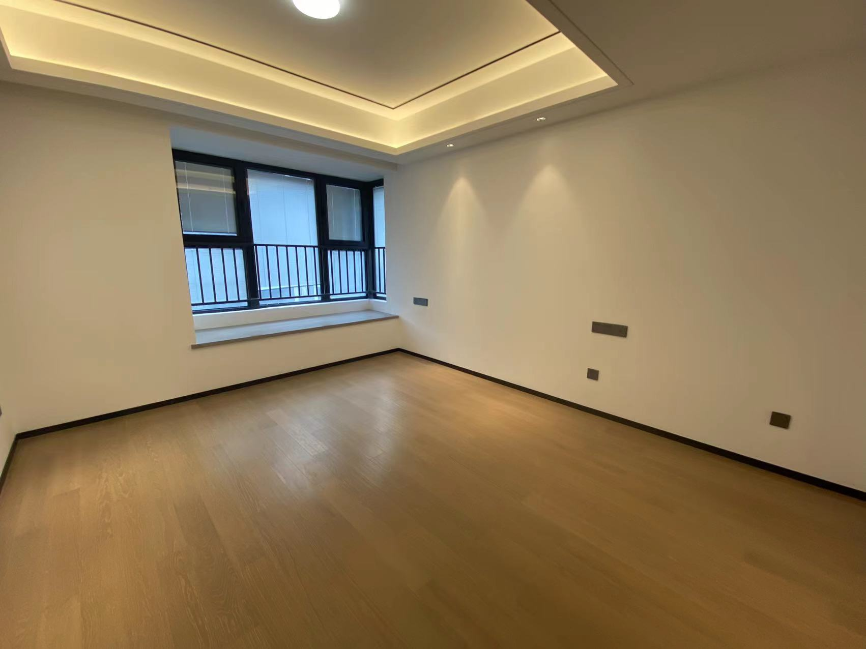 滨江道静园 3室2厅2卫 143.00m&sup2;
