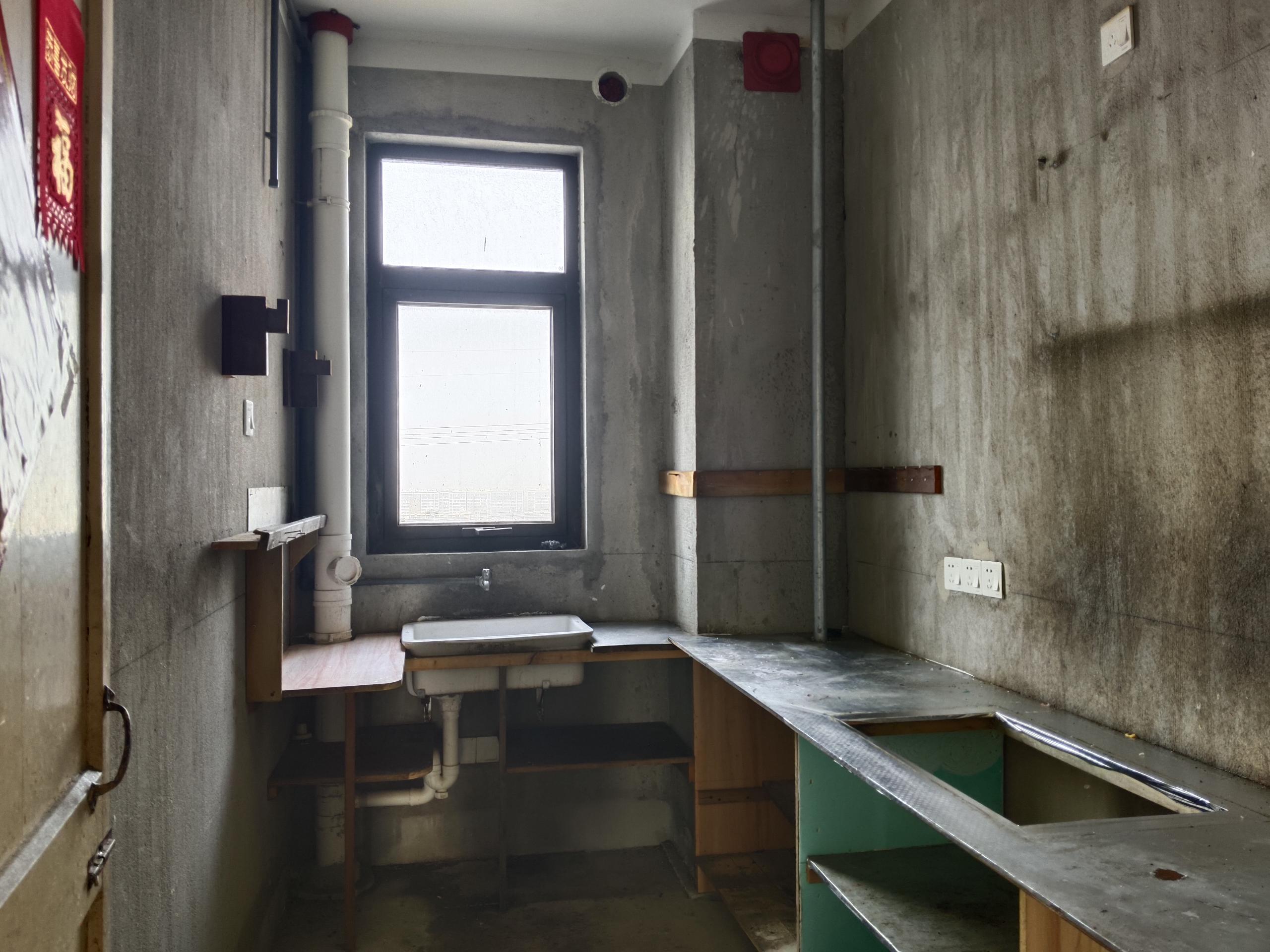 苏建阳光新城 4室2厅2卫 142m&sup2;