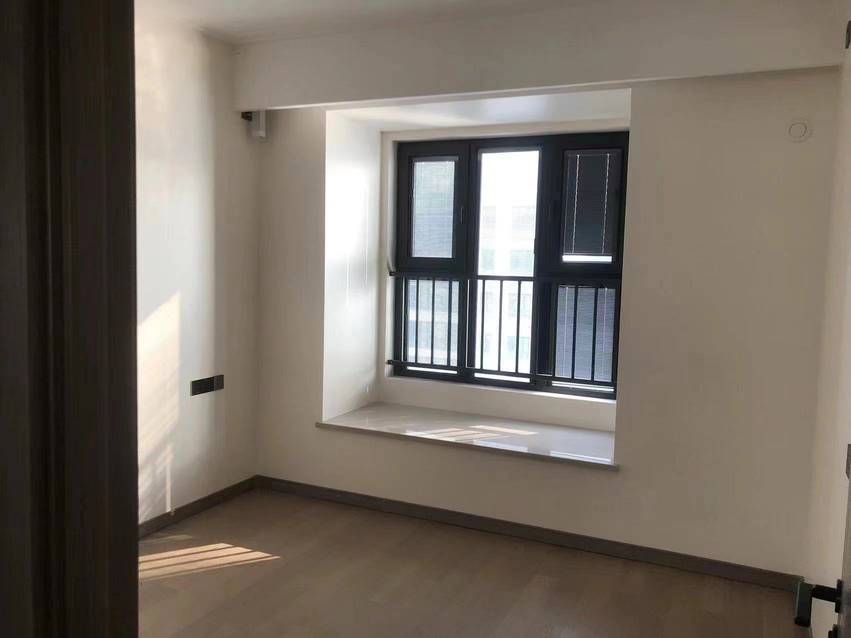 万科翡翠公园 3室2厅1卫 91m&sup2;