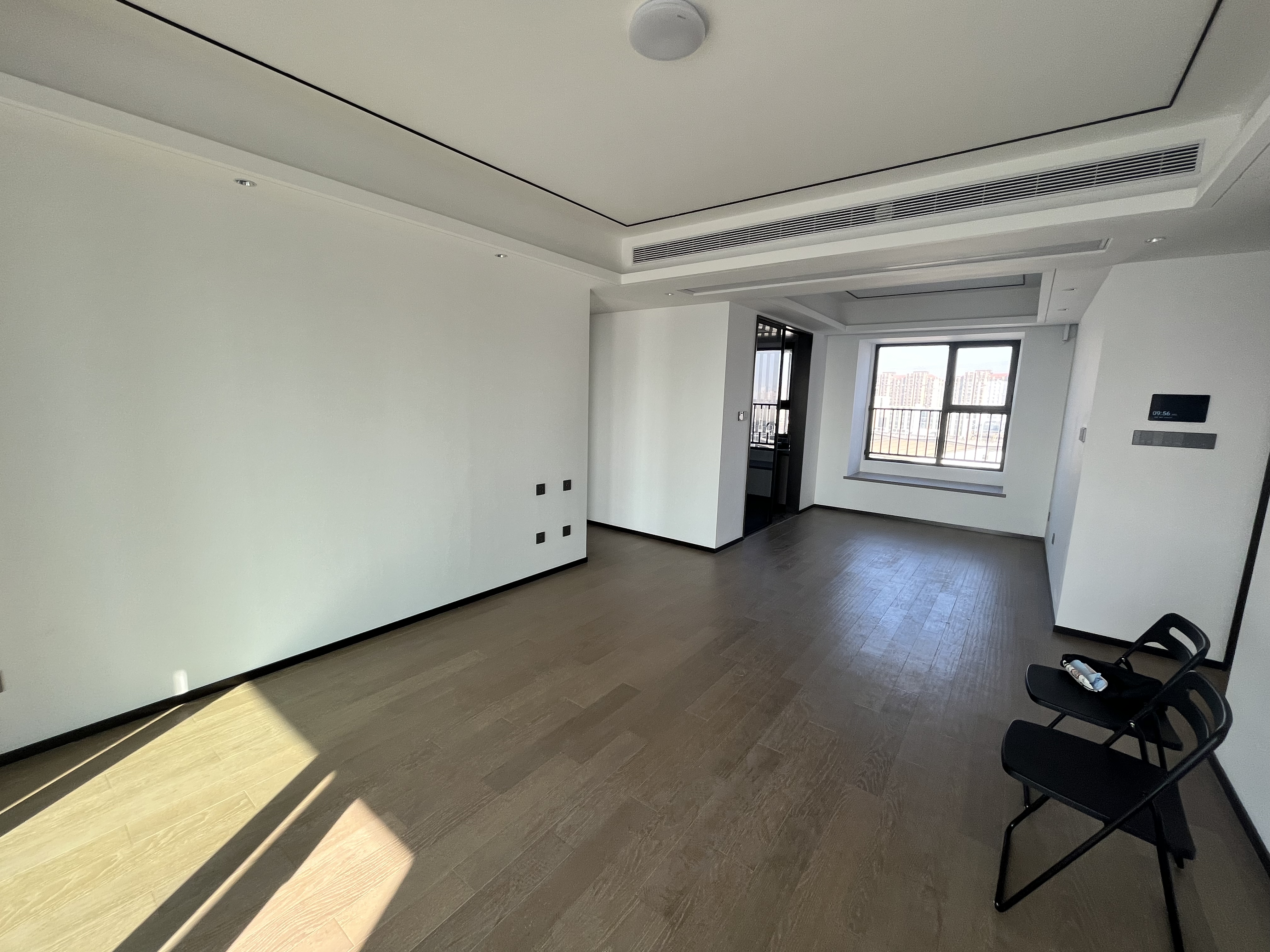 滨江道静园 4室2厅2卫 143m&sup2;