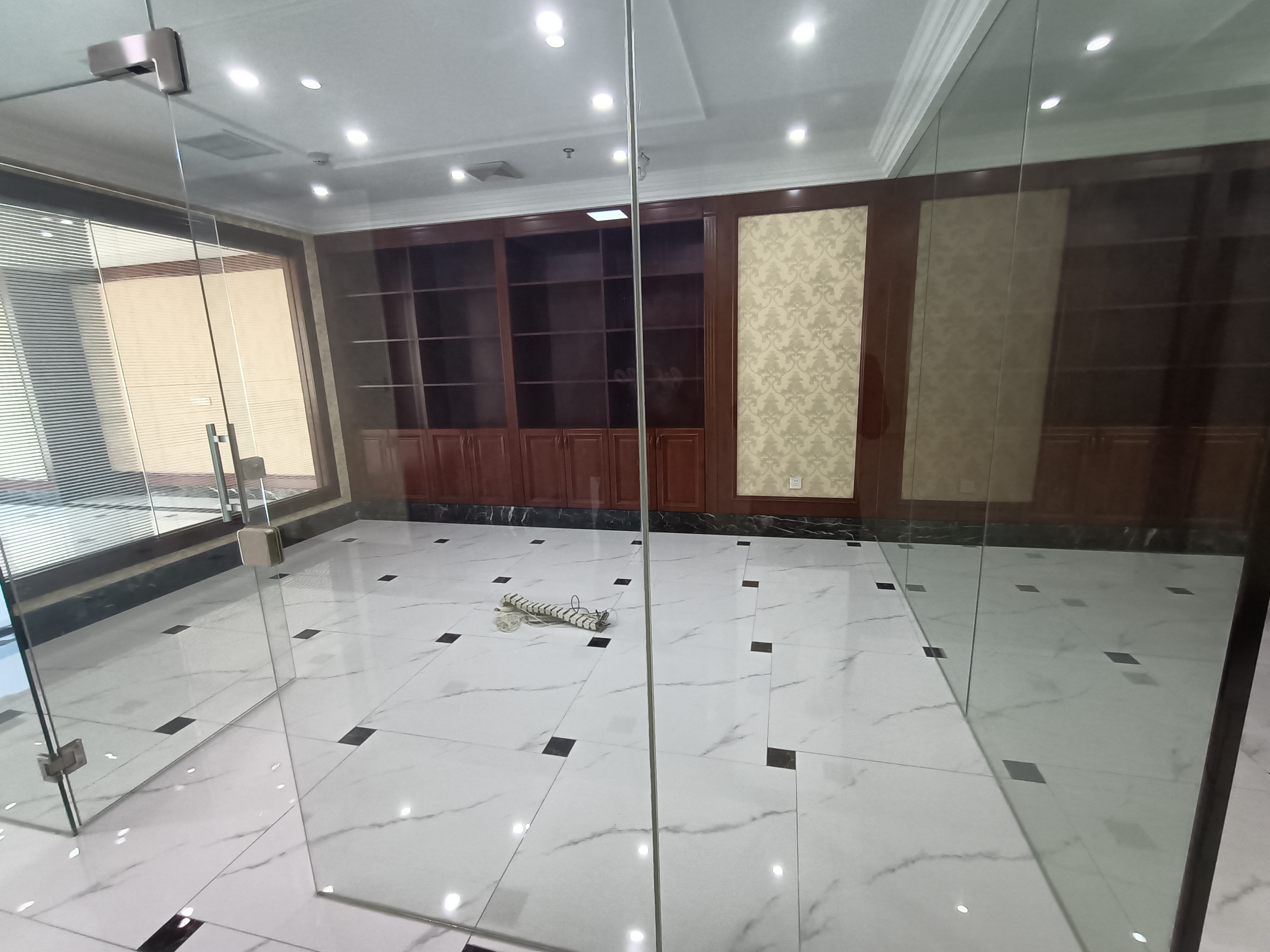 中南世纪城南区 1室1厅1卫 240m&sup2;