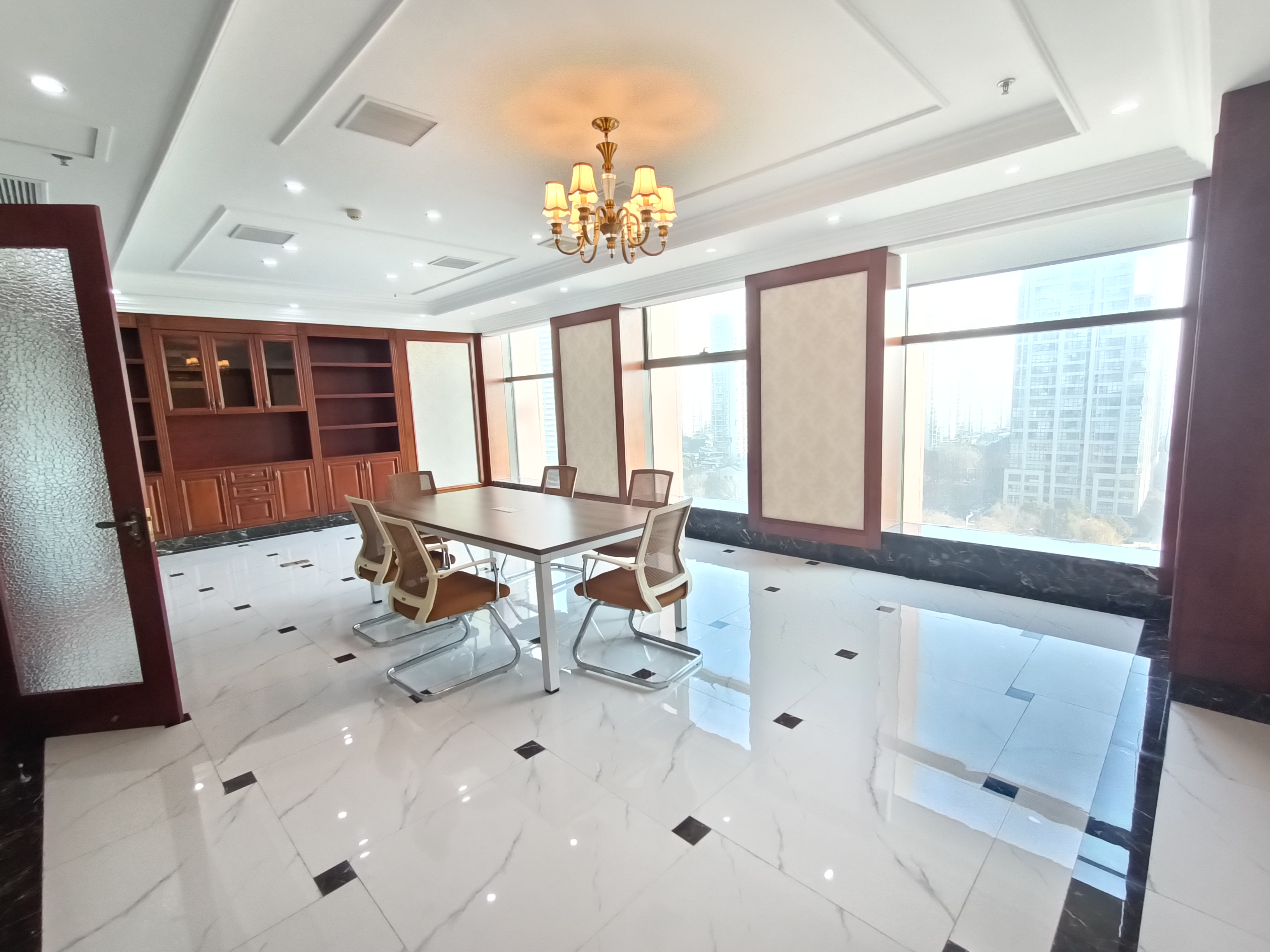 中南世纪城南区 1室1厅1卫 240m&sup2;