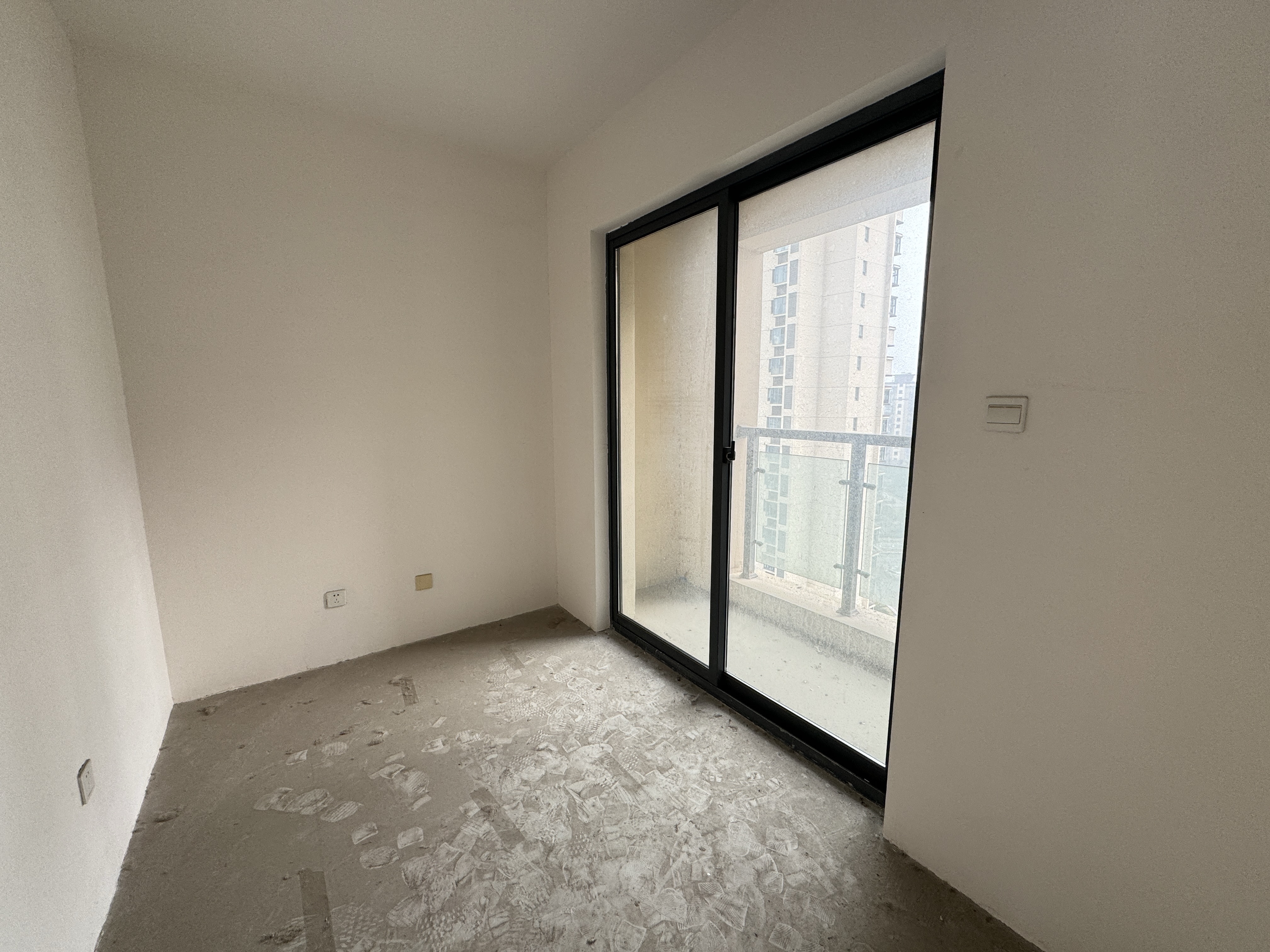 万达华府 4室2厅2卫 141m&sup2;