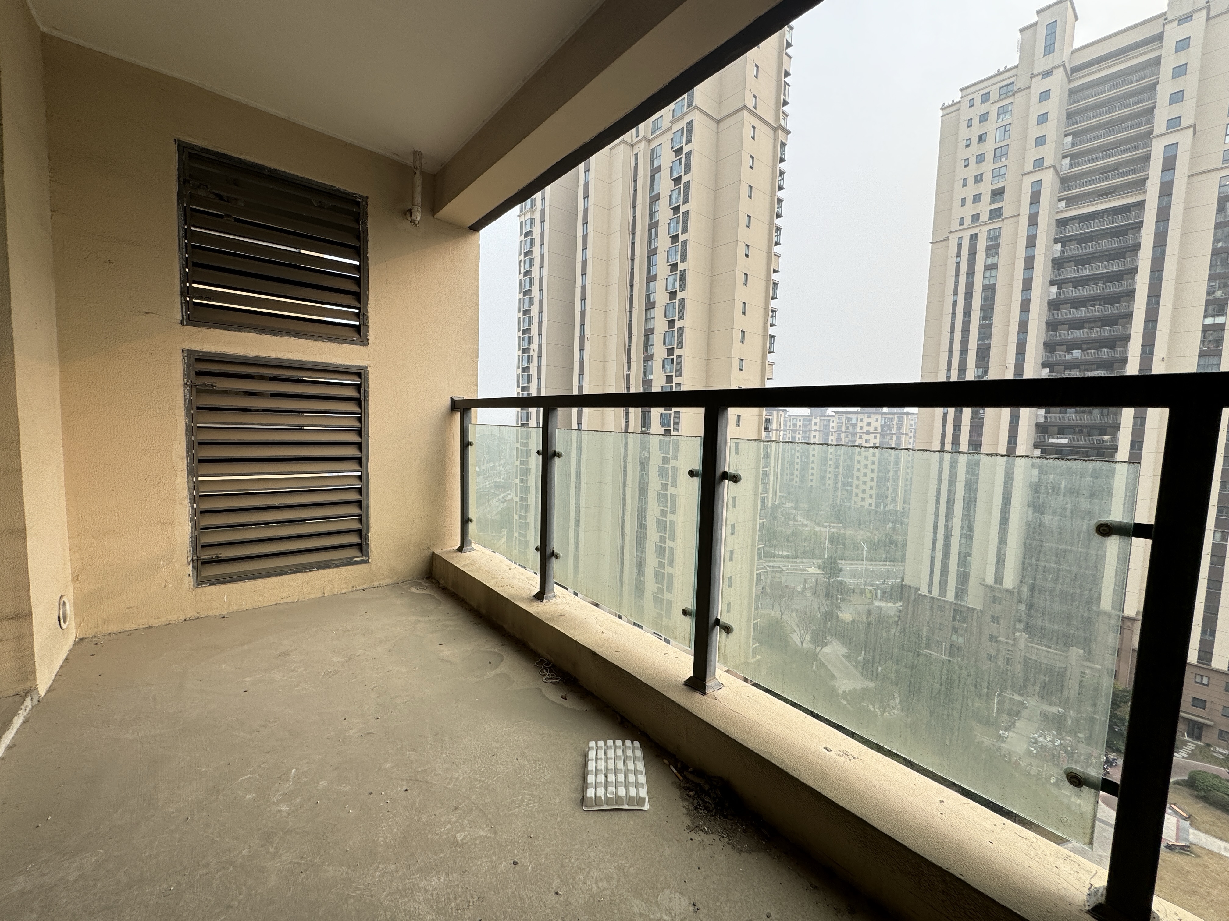 万达华府 4室2厅2卫 141m&sup2;